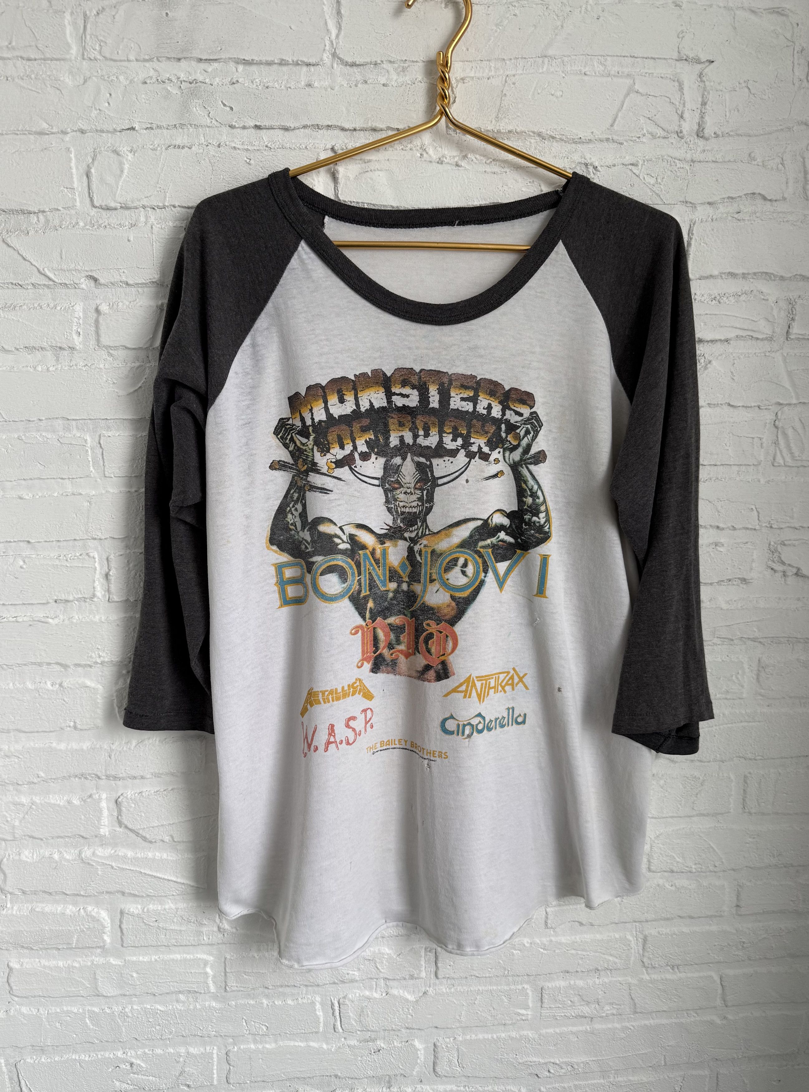 Band Tees Vintage 1987 Monsters of Rock Bon Jovi long sleeve t-shirt Size US L / EU 52-54 / 3 - 1 Thumbnail