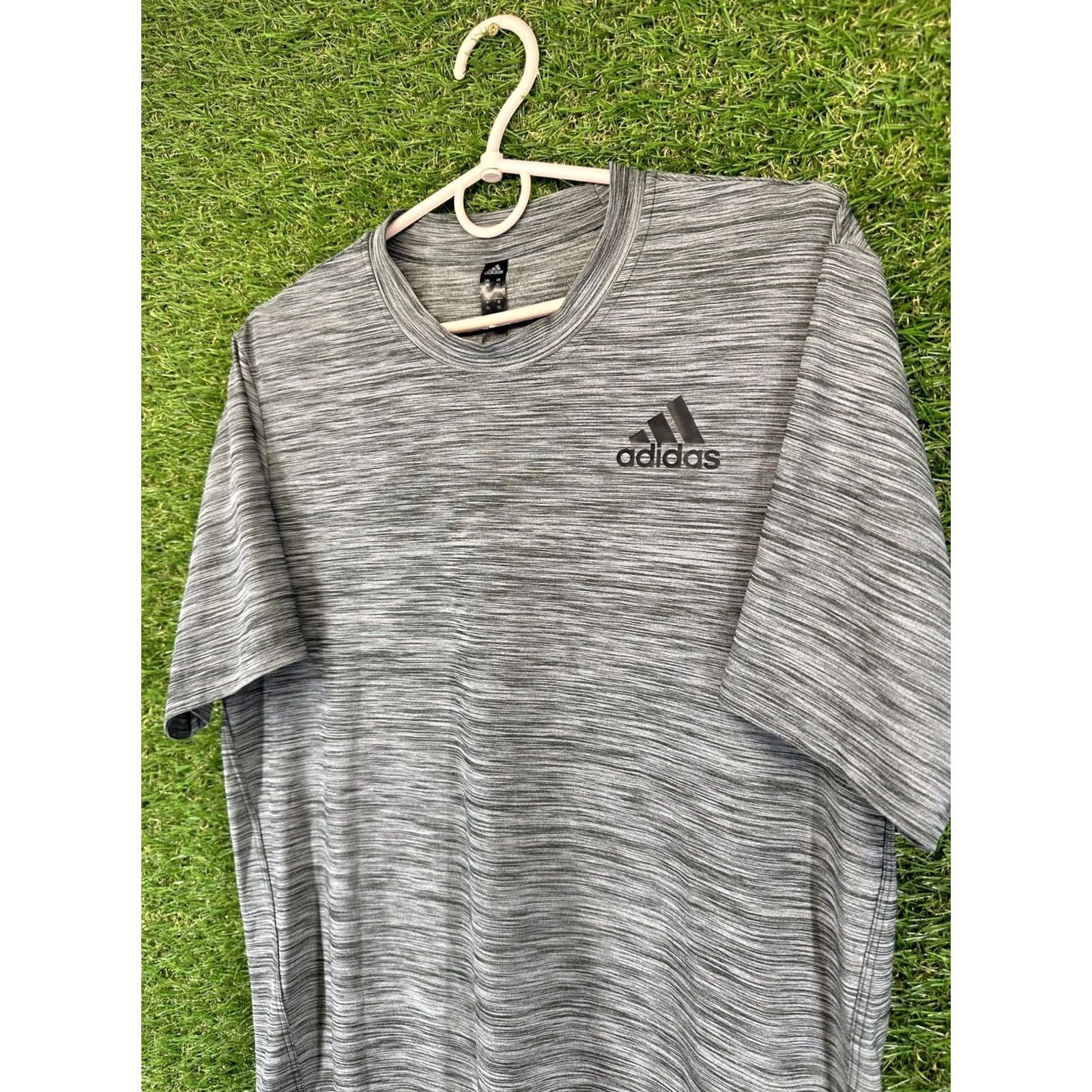 Adidas ADIDAS PERFORMANCE RUNNING SHIRT JERSEY XS MEN Adult XS Gray 95% Polyester Elastane Short Sleeve Training Running Design Size US XS / EU 42 / 0 - 2 Thumbnail