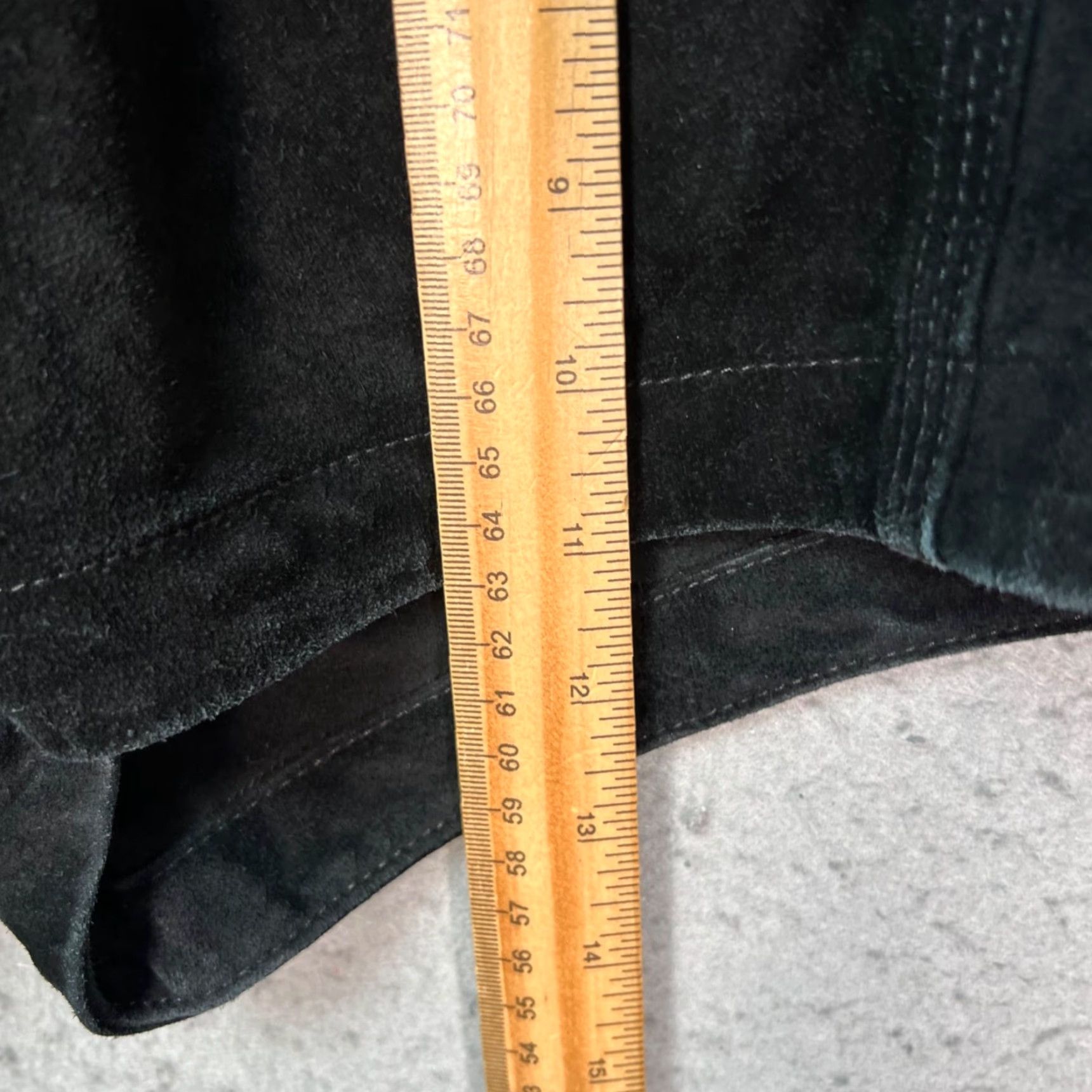 Rag & Bone Rag & Bone Womens Bermuda Shorts 25 Black Suede Leather High Waist Button Fly Denim 5-Pocket Womens Mens? Size 42" / US 20 - 6 Thumbnail