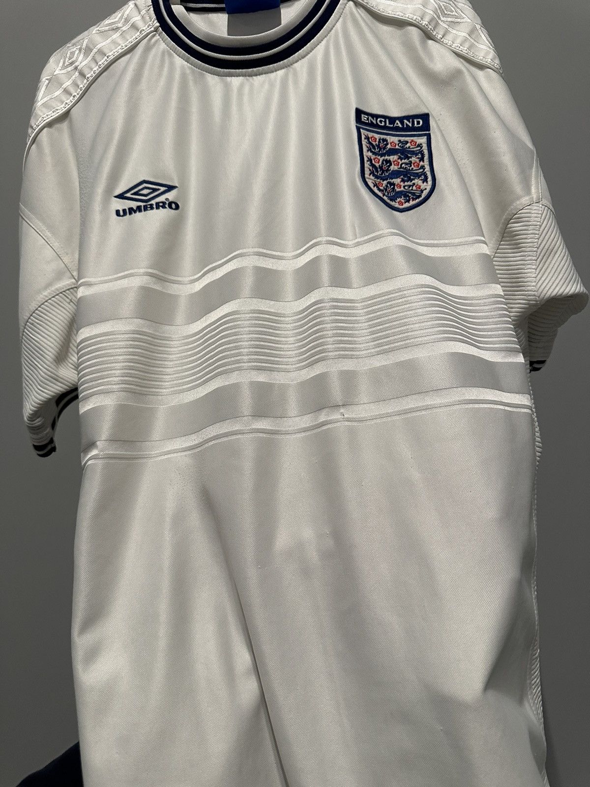 Japanese Brand Umbro England 1999 2000 Home Shirt Soccer Jersey Mike Tyson Size US XL / EU 56 / 4 - 13 Thumbnail