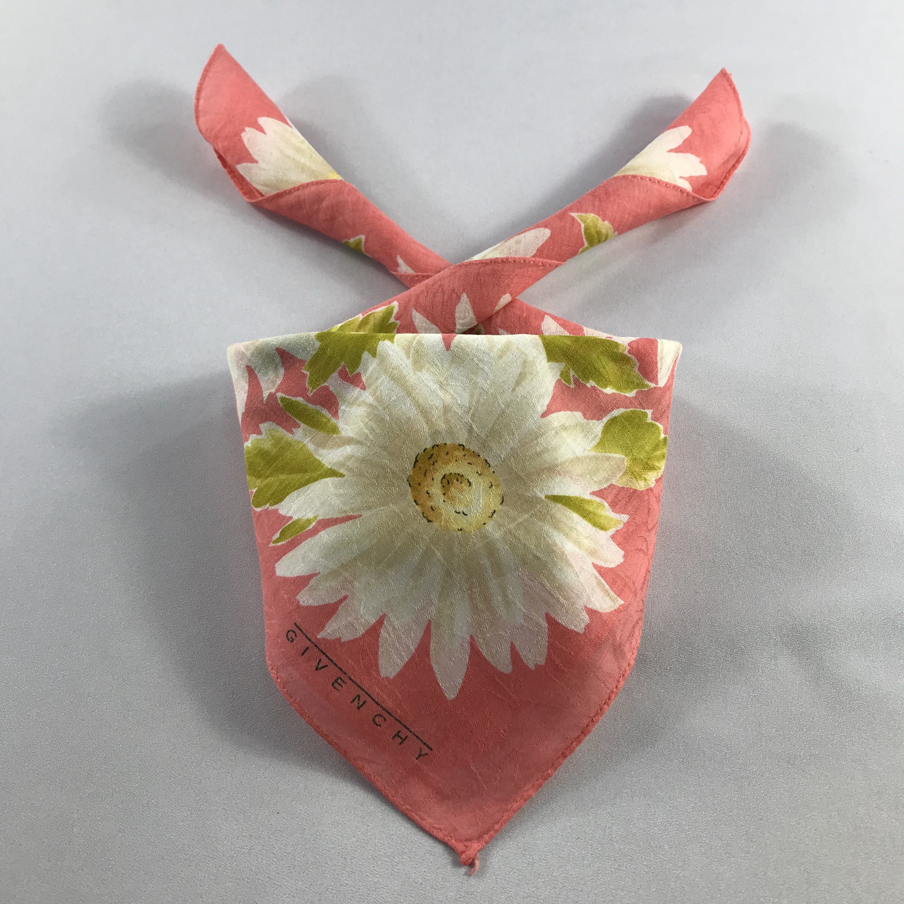 Givenchy GiVENchy Handkerchief / Bandana / Neckerchief C805 Size ONE SIZE - 1 Thumbnail