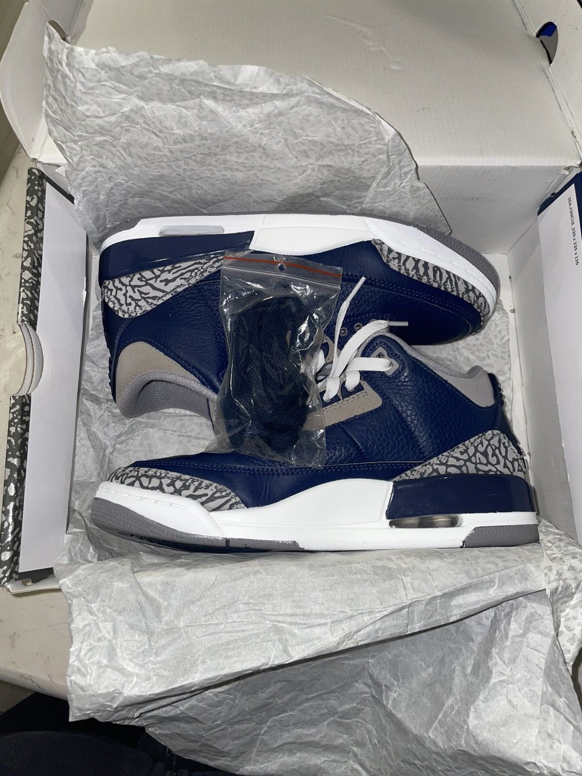 Jordan Brand Jordan 3’s Georgetown Size US 7.5 / EU 40-41 - 9 Thumbnail