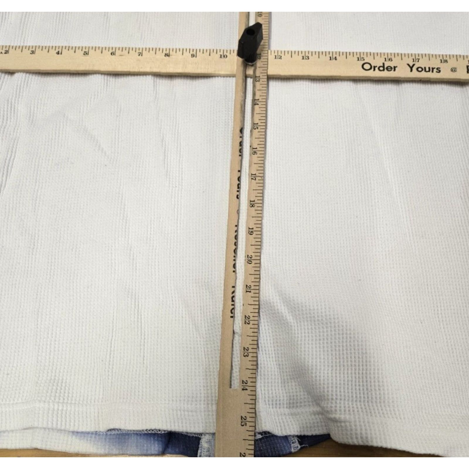 Tommy Hilfiger VINTAGE Tommy Hilfiger Blouse Shirt Women XL White Blue Short Sleeve Button Accents Casual Sleeve Retro Basic Size XL / US 12-14 / IT 48-50 - 8 Thumbnail