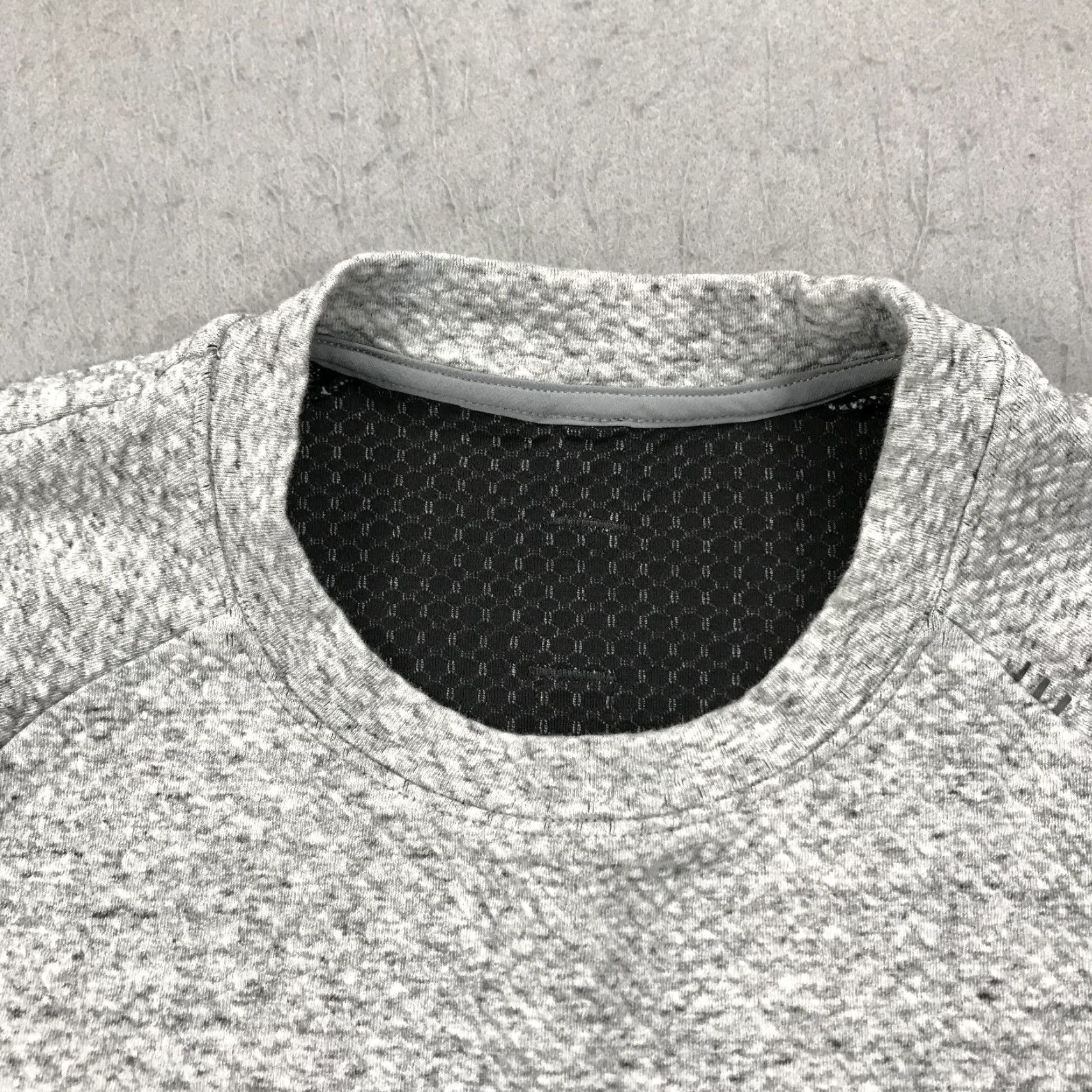 Lululemon Lululemon Sweatshirt Mens Small Gray At Ease Textured Knit Crewneck Gym Workout Size US S / EU 44-46 / 1 - 5 Thumbnail