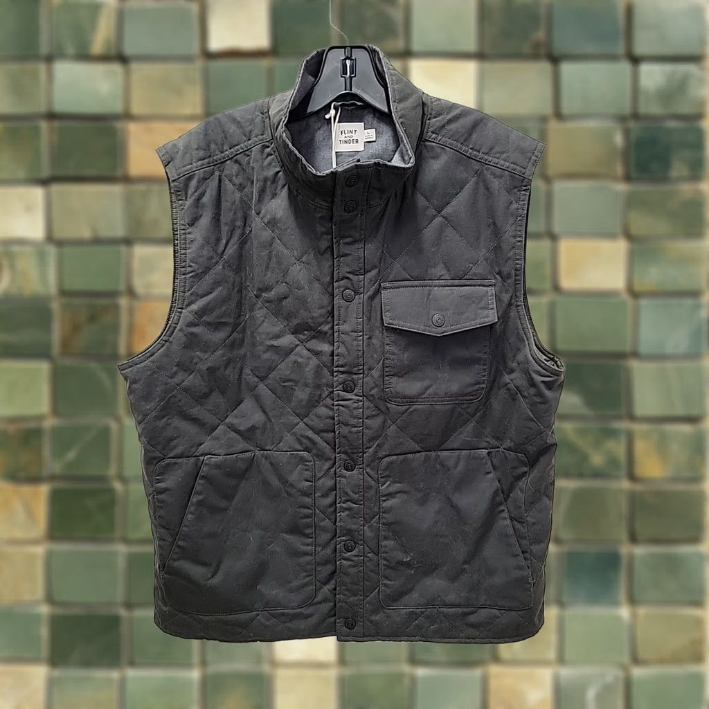 Flint And Tinder Flint and Tinder Vest Quilted Waxed Canvas Mens L Chest 24 Length 28.5 Multicolor Wool? Size US L / EU 52-54 / 3 - 1 Thumbnail