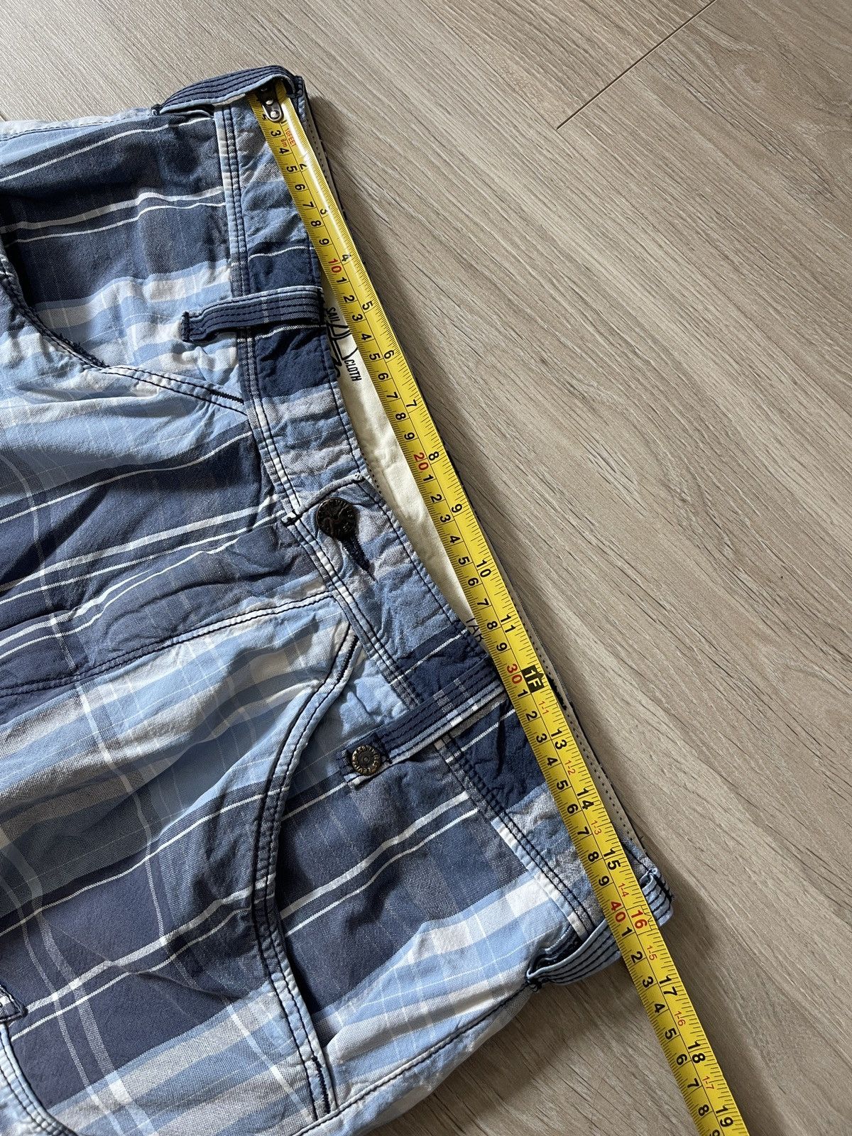 Levi's Levi’s Tab Twills Mens Plaid Cargo Shorts Blue Size 31 Size US 31 - 10 Thumbnail