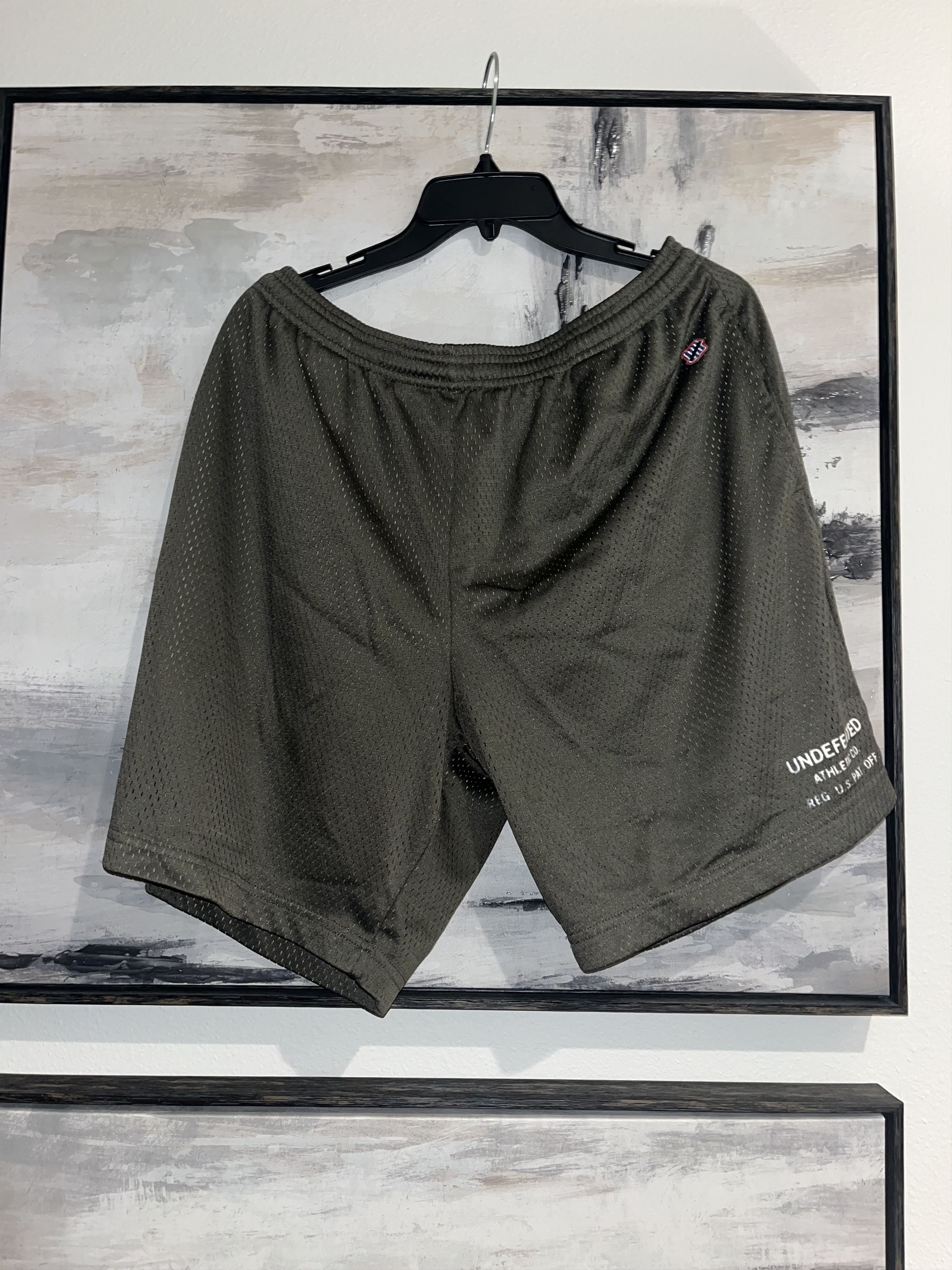 Undefeated Green Shorts Size US 36 / EU 52 - 1 Thumbnail