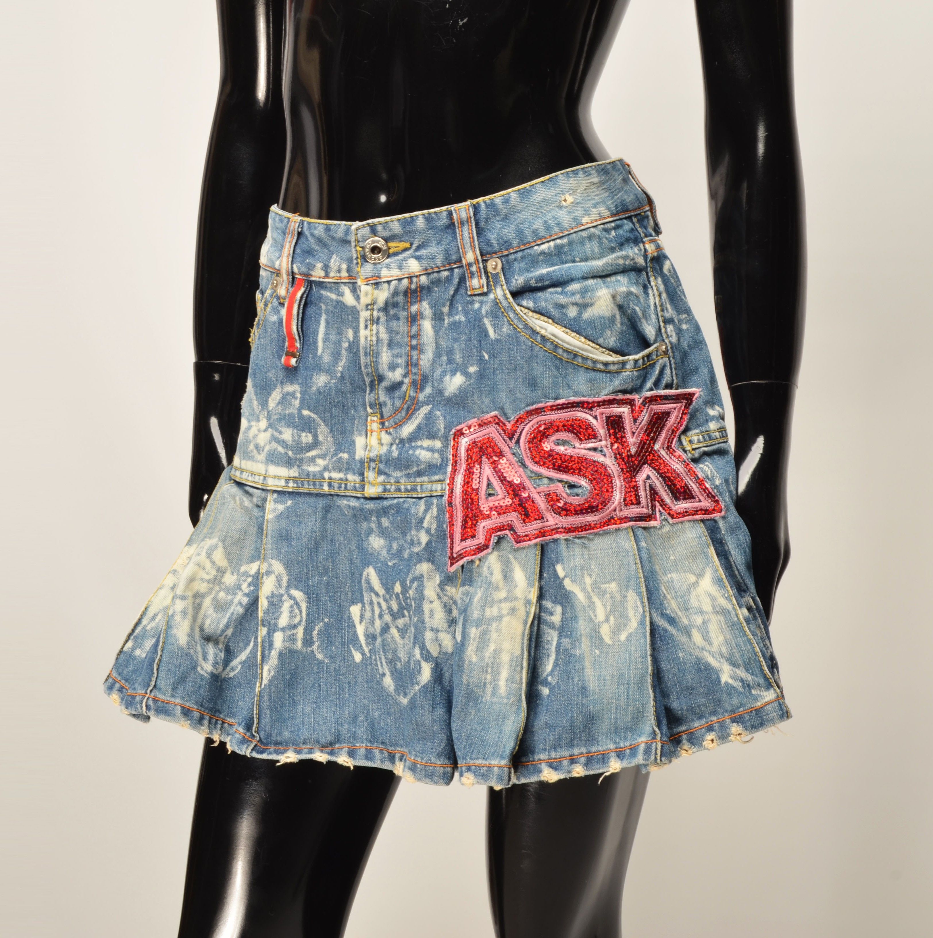 Other Vintage Ask Jeans Y2K Denim Pleated Logo Patch Mini Skirt Size 30" / US 8 / IT 44 - 4 Thumbnail