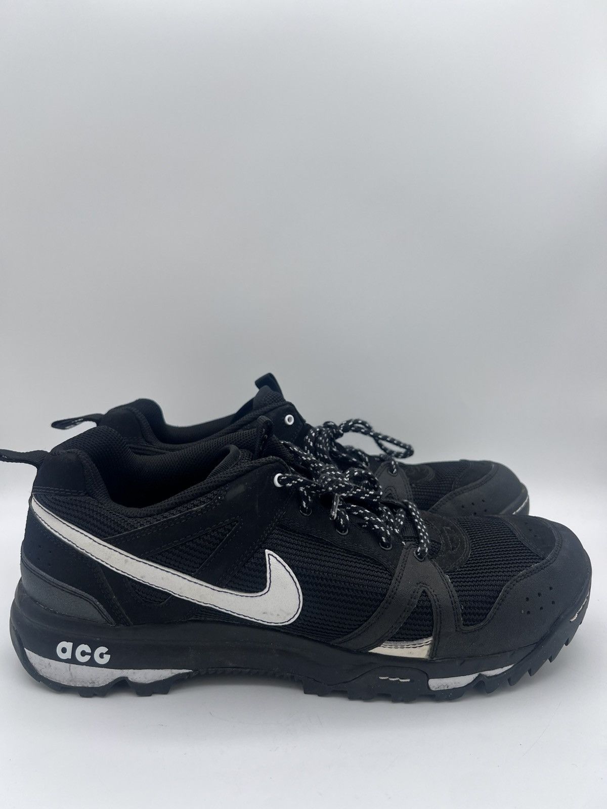 Nike Vintage 2010 Nike ACG Rongbuk Trail Hiking mens Size 12 Size US 12 / EU 45 - 1 Thumbnail