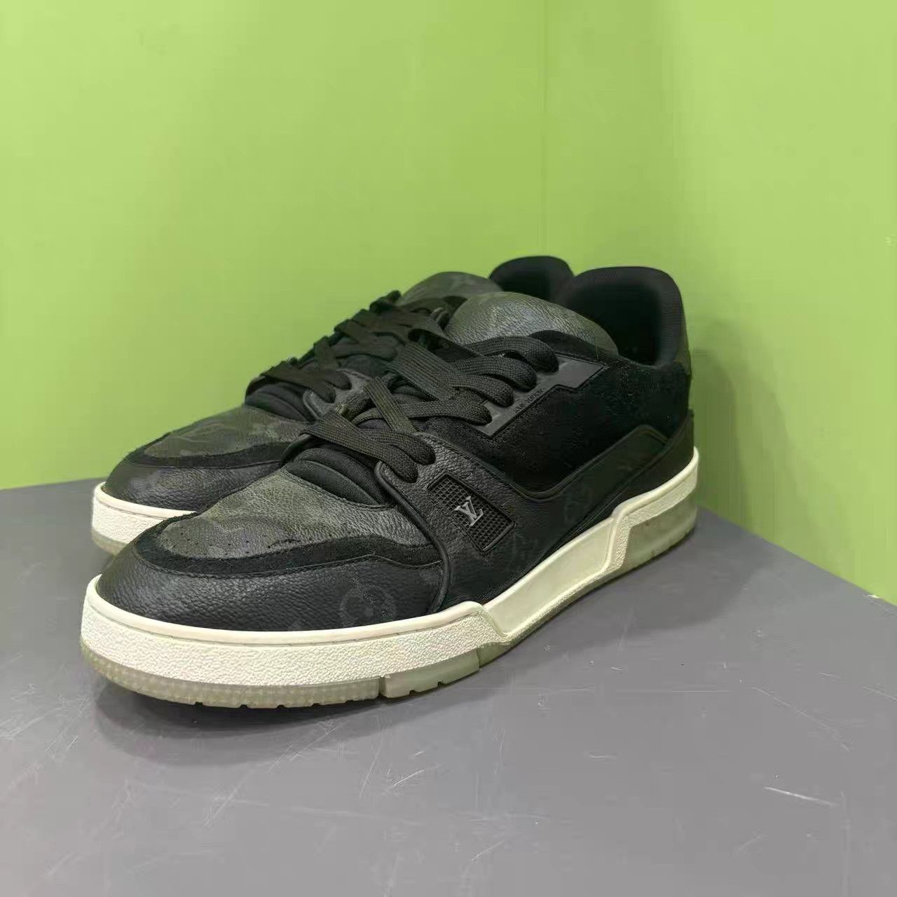 Louis Vuitton Louis Vuitton Trainer Sneakers K15 Size US 9 / EU 42 - 1 Thumbnail