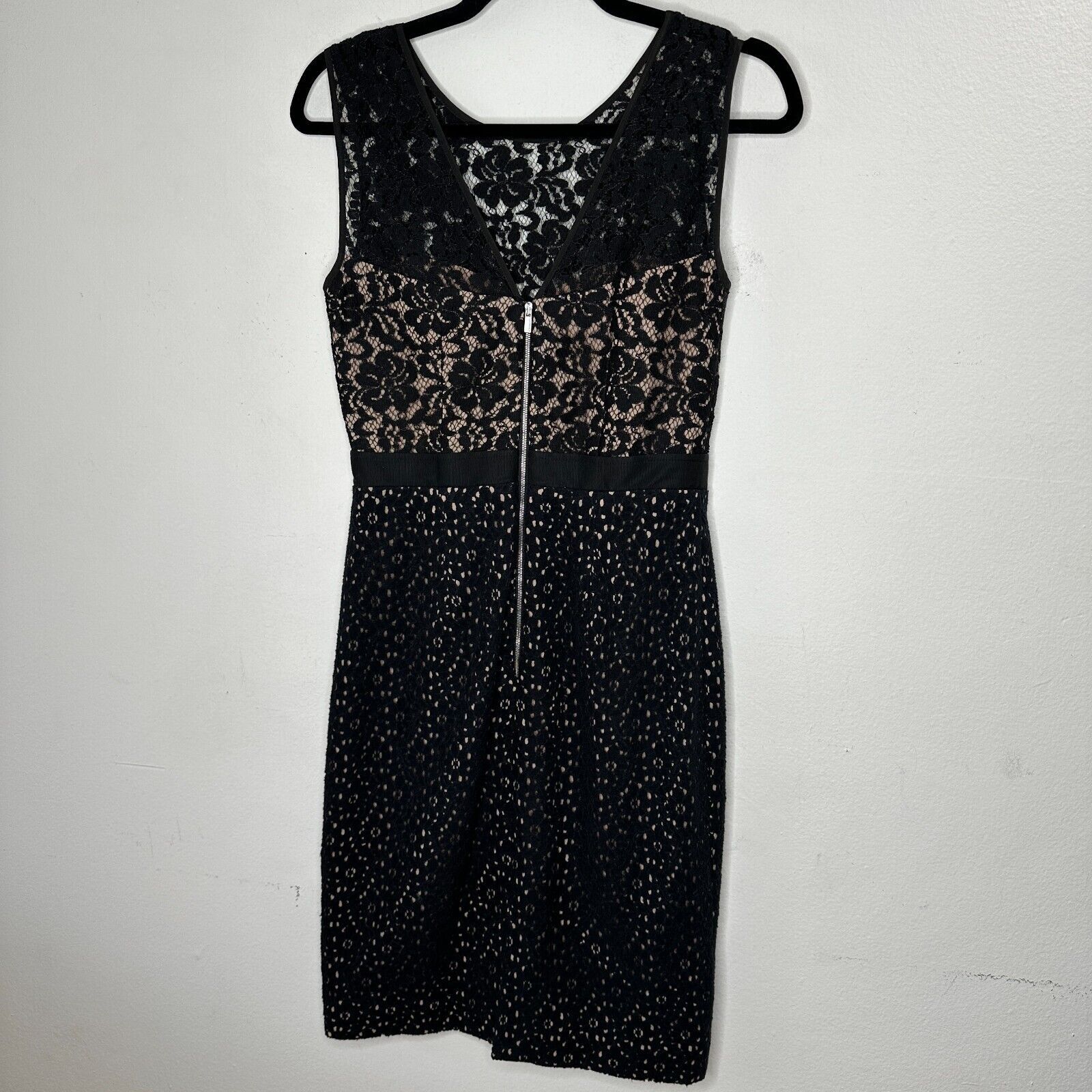 Bcbgmaxazria BCBGMAXAZRIA Black Lace Lined Dress Sleeveless Round-Neck 2 Size XS / US 0-2 / IT 36-38 - 2 Thumbnail
