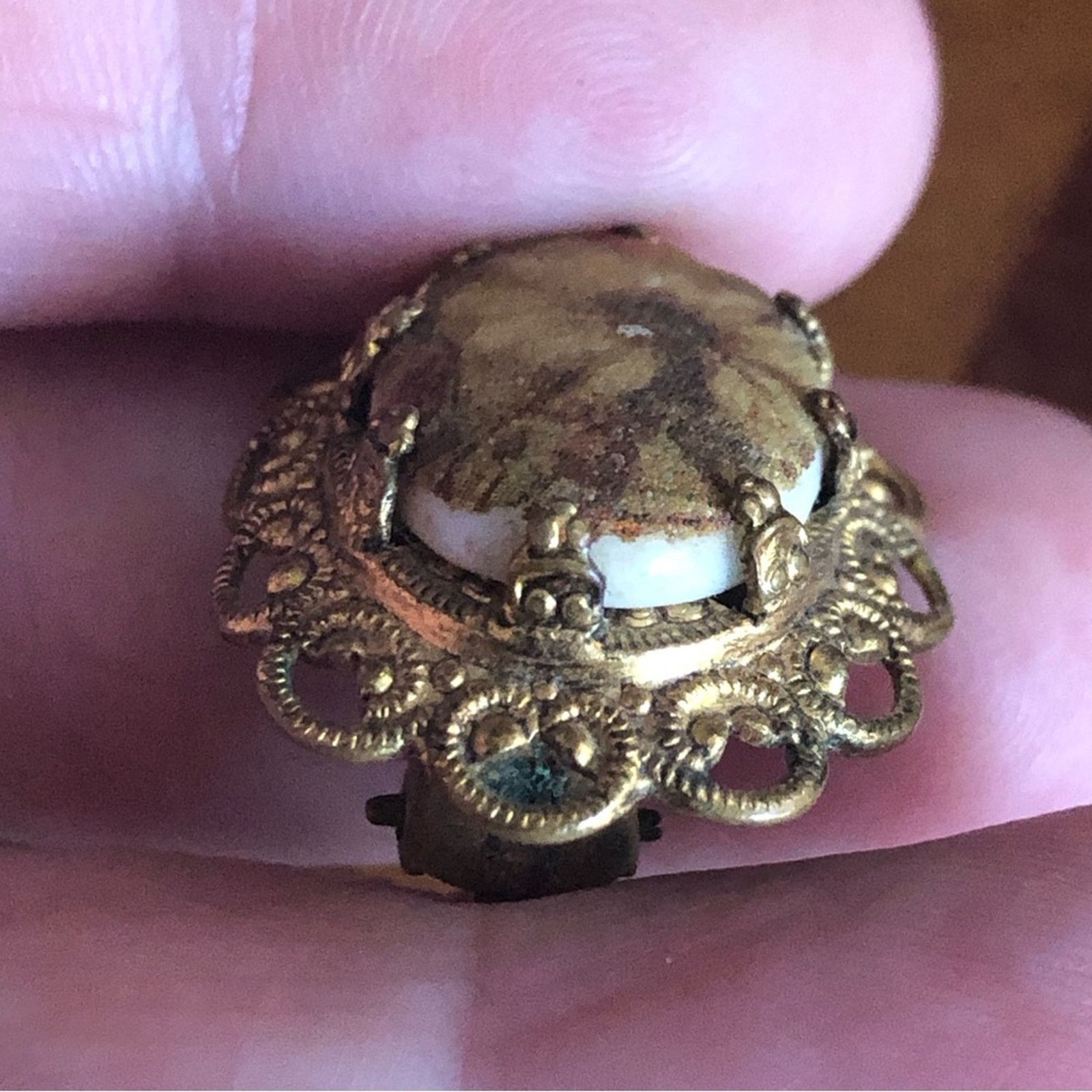 Vintage Vintage floral sugar glass filigree clip on earring Size ONE SIZE - 10 Thumbnail