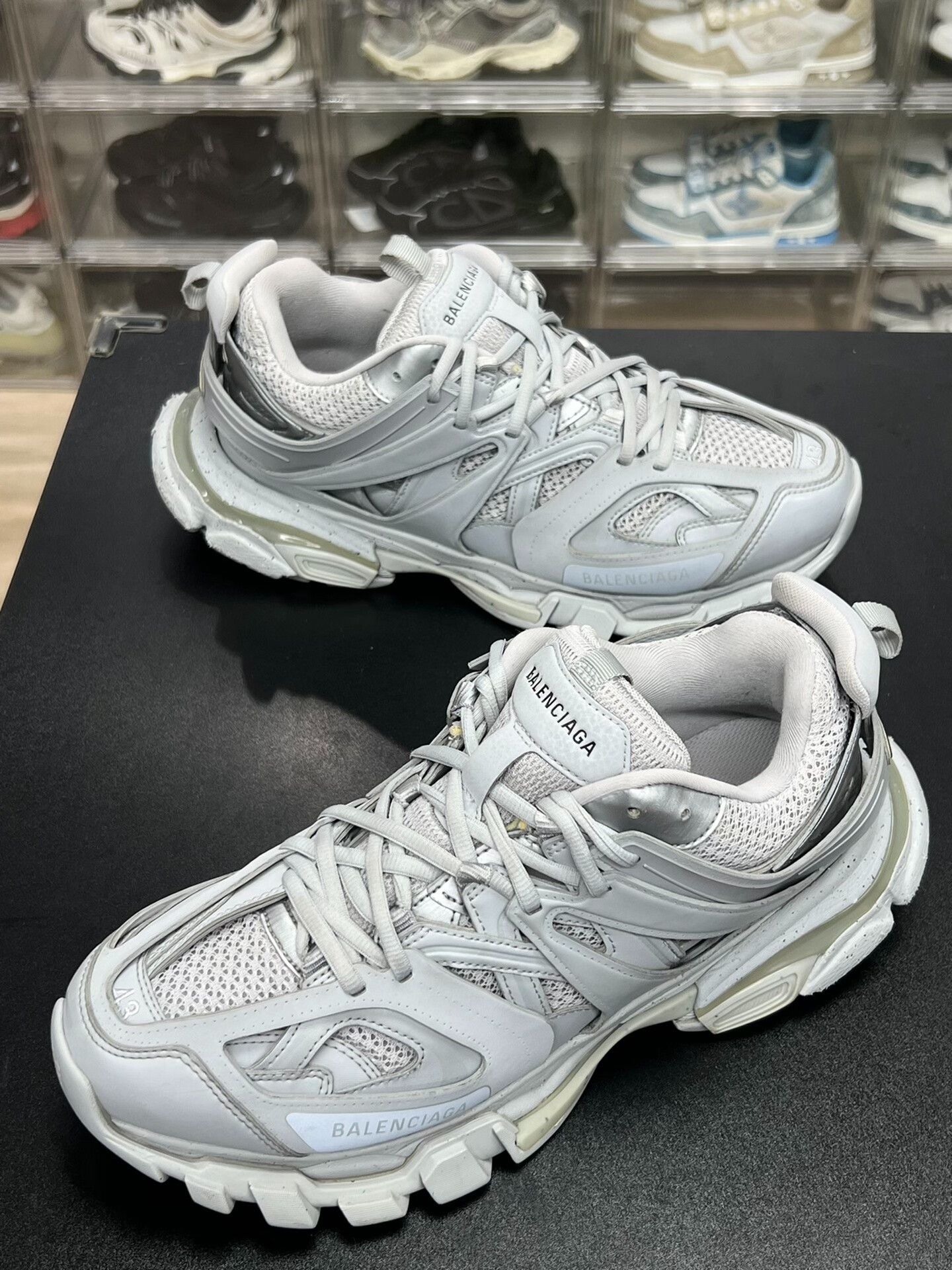 Balenciaga Balenciaga Gray Lowtop Sneakers 10 Men Size US 10 / EU 43 - 1 Thumbnail