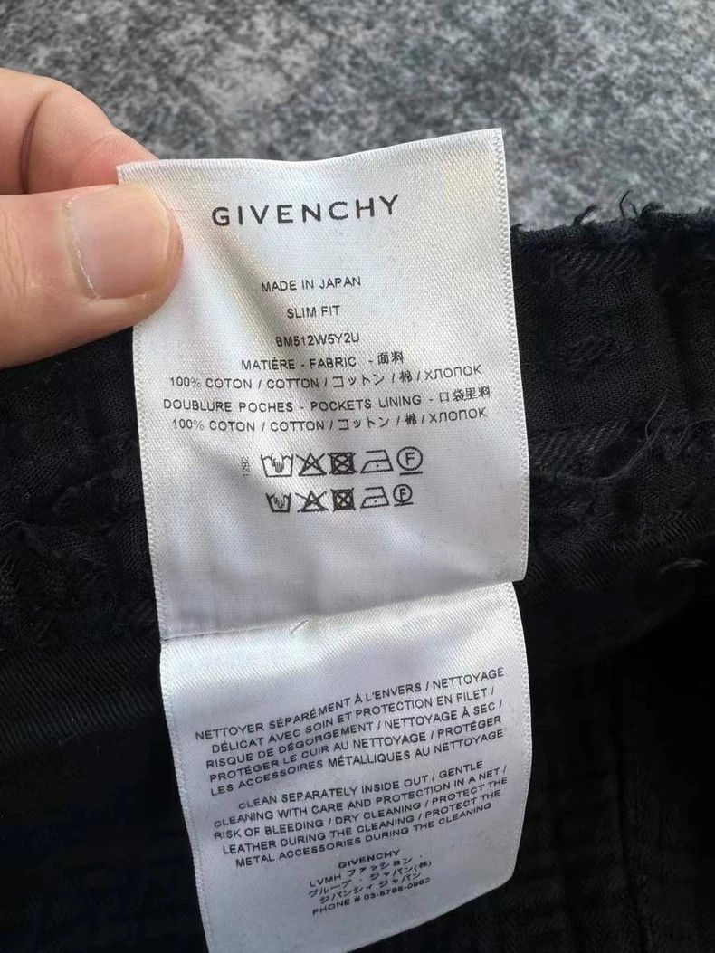 Givenchy Givenchy Black 4G embossed full print distressed jeans Size US 33 - 8 Thumbnail