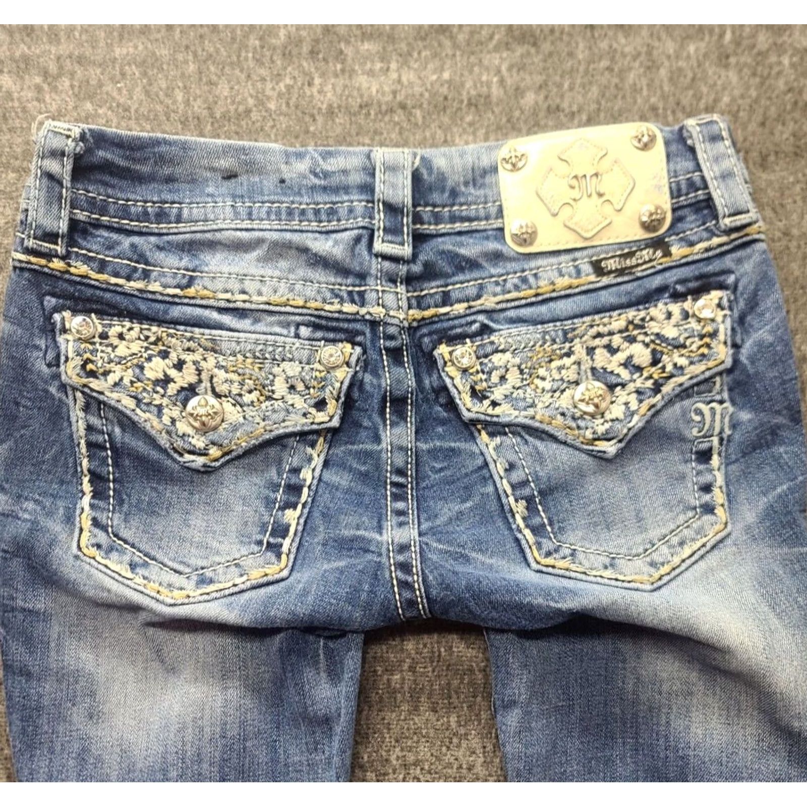 Miss Me VINTAGE Miss Me Jeans Womens 26x30 Skinny Fit Signature Rise Distressed Stretch Thrashed Jeans Blue 5-Pocket Design Women Boys Girls Mens Size 26" / US 2 / IT 38 - 2 Thumbnail