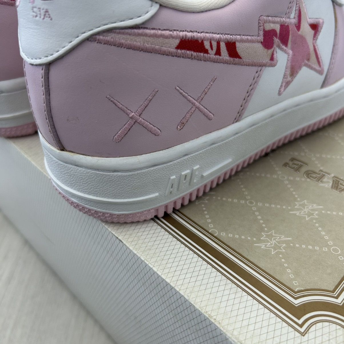 Bape VERY RARE OG 2005 A BATHING APE X KAWS PINK CAMO BAPESTA Size US 9 / EU 42 - 8 Thumbnail