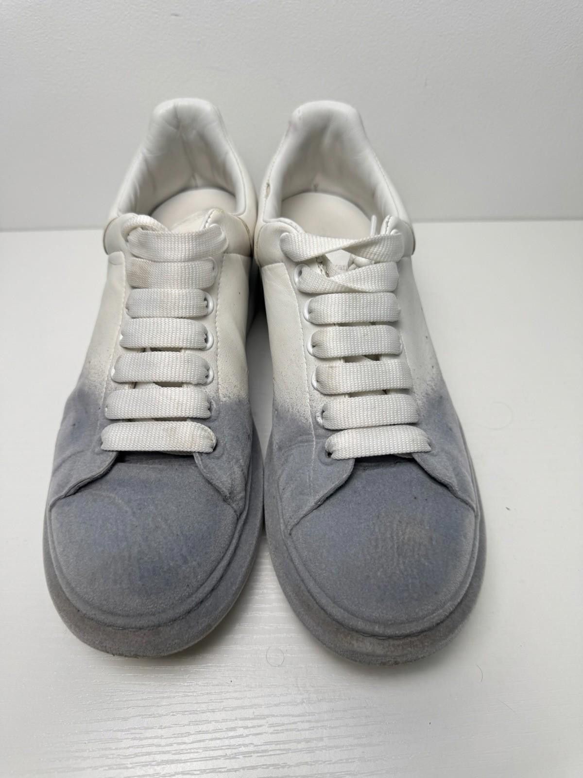 Alexander McQueen Alexander McQueen Oversized Spray Paint Sneaker SZ 43 White Size US 10 / EU 43 - 2 Thumbnail