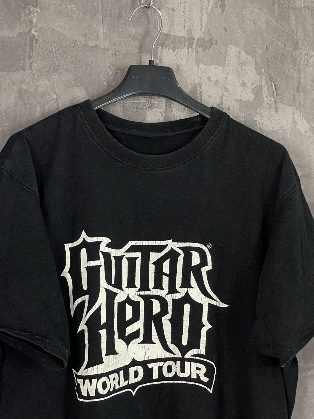 Vintage Vintage 2008 Guitar Hero Video Game Graphic t shirt Rare Size US M / EU 48-50 / 2 - 7 Thumbnail