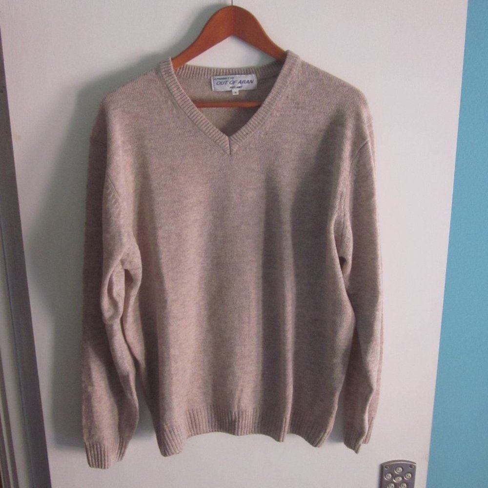 Aran Crafts Wool V-Neck Sweater Mens Size L Lambswool Size US L / EU 52-54 / 3 - 8 Thumbnail
