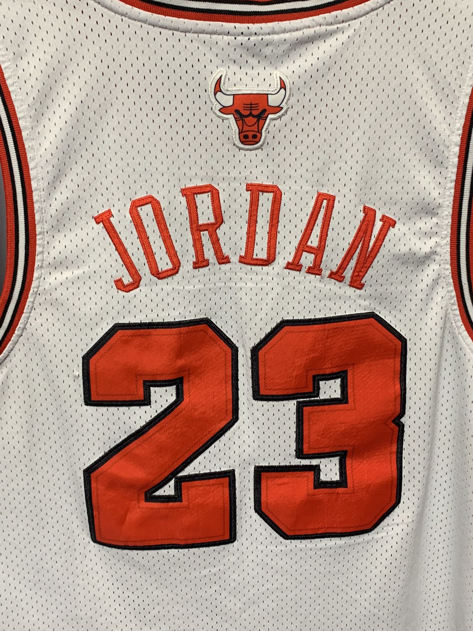 Nike Vintage Nike Chicago Bulls NBA Jersey Jordan #23 XL Size US XL / EU 56 / 4 - 19 Thumbnail