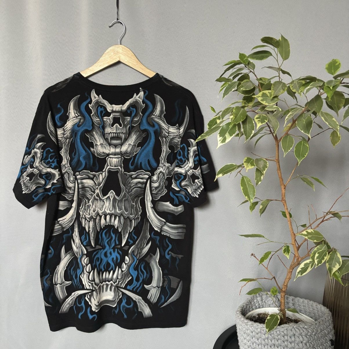 Liquid Blue Liquid Blue vintage rare tee 2007 bones large Size US L / EU 52-54 / 3 - 3 Thumbnail
