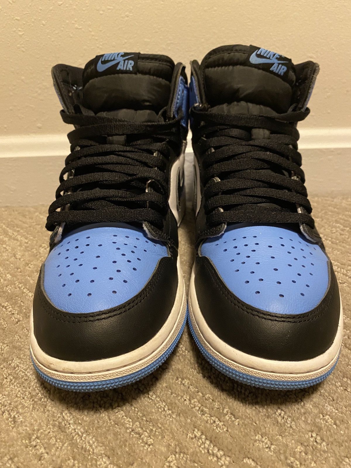 Jordan Brand × Nike Air Jordan 1 Retro High OG UNC Toe Size US 9.5 / EU 42-43 - 4 Thumbnail