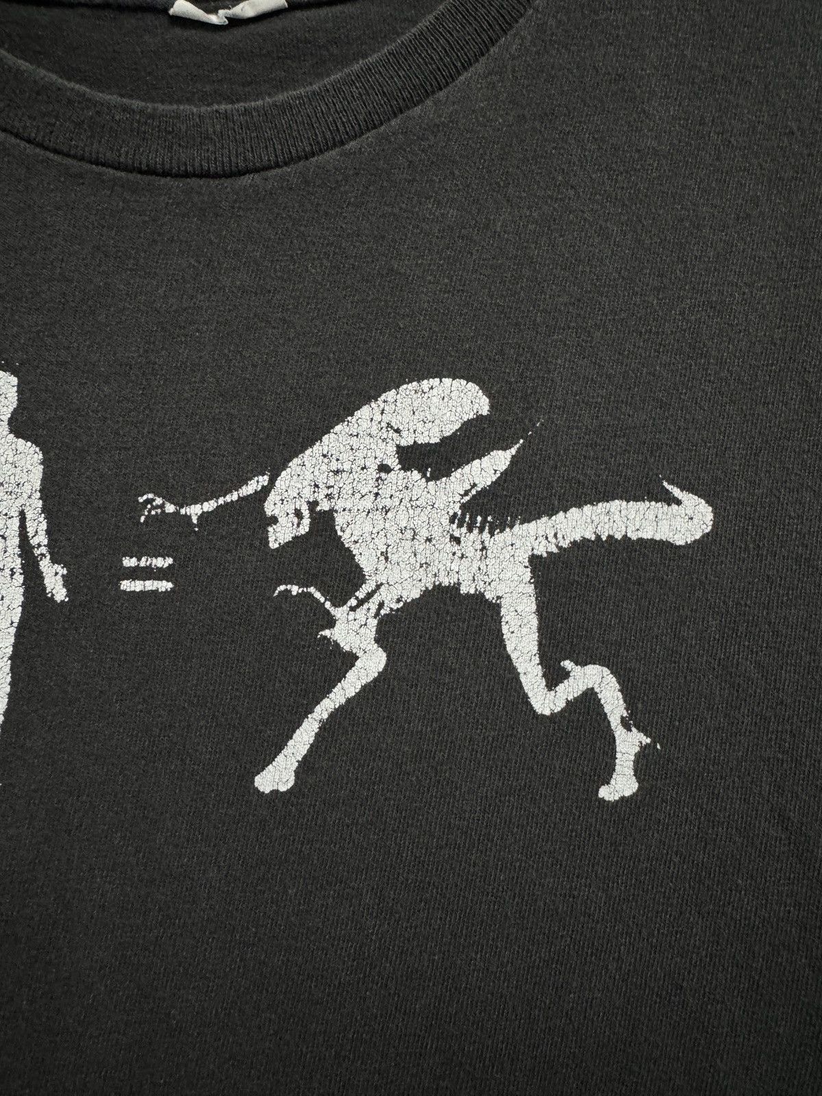 Vintage Vintage 2000s Alien Evolution Tee Size US L / EU 52-54 / 3 - 5 Thumbnail