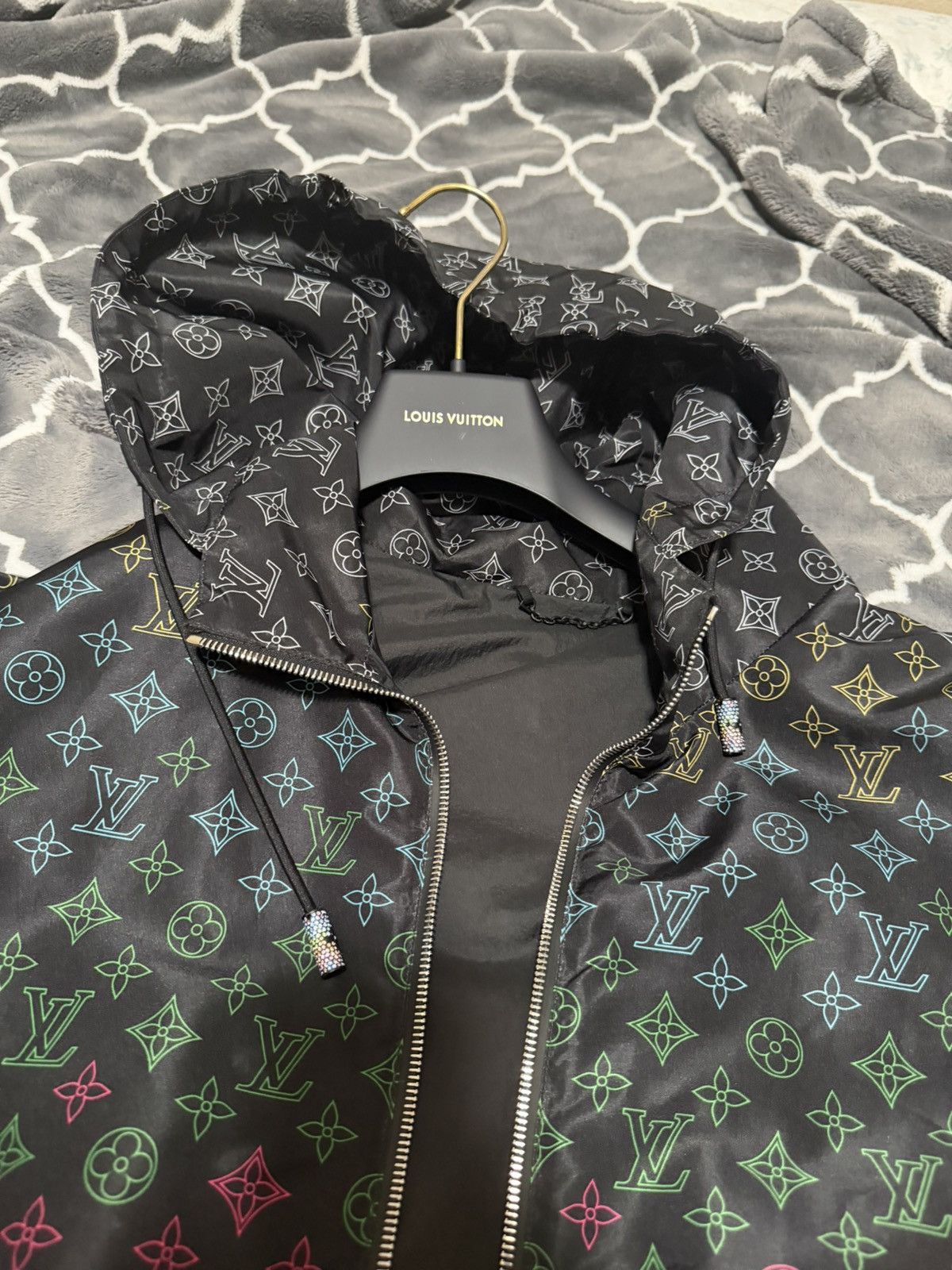 Louis Vuitton Louis Vuitton Monogram Flowers Gradient Printed Windbreaker Size US L / EU 52-54 / 3 - 4 Thumbnail