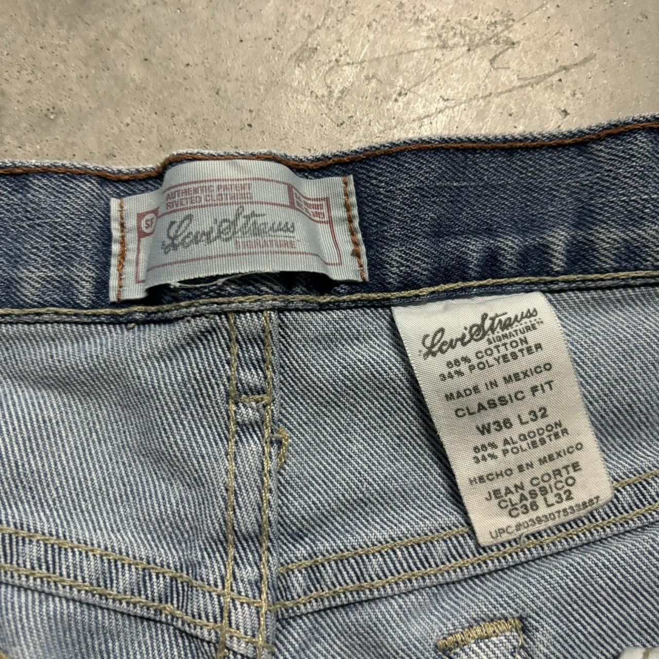 Levi's × Vintage Crazy Vintage Y2K/2000s Grunge Medium Wash Levis Essential Denim Jeans! Size US 34 / EU 50 - 8 Thumbnail