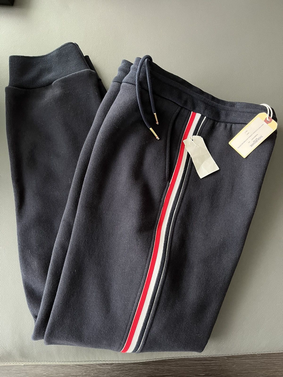 Thom Browne Brand New Iconic Thom Browne Logo Sweatpants Size US 34 / EU 50 - 2 Thumbnail