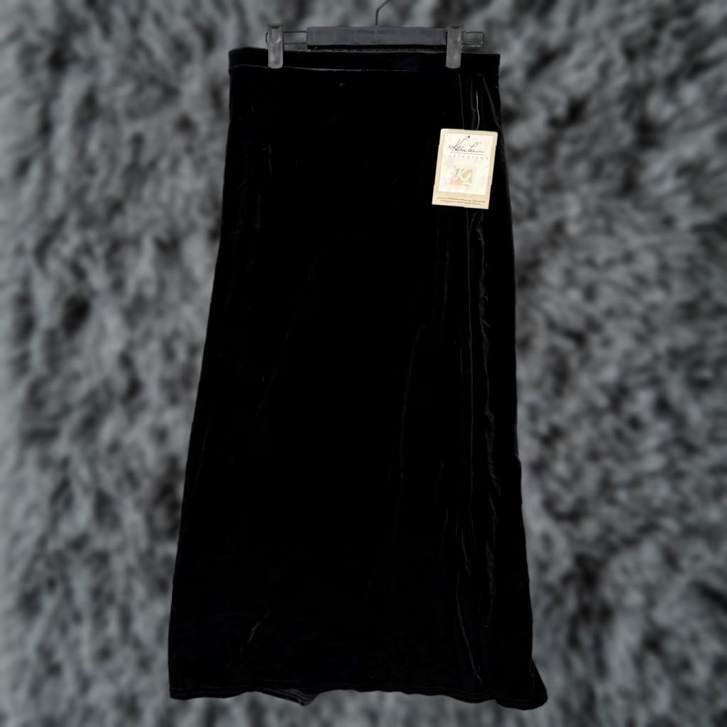 Lee VINTAGE Kathie Lee Collection Skirt M Black Velvet Midi Slim Pencil Ladies Dark Gothic Retro Slit Elastic Waist Pull On Formal Womens Size 32" / US 10 / IT 46 - 1 Thumbnail