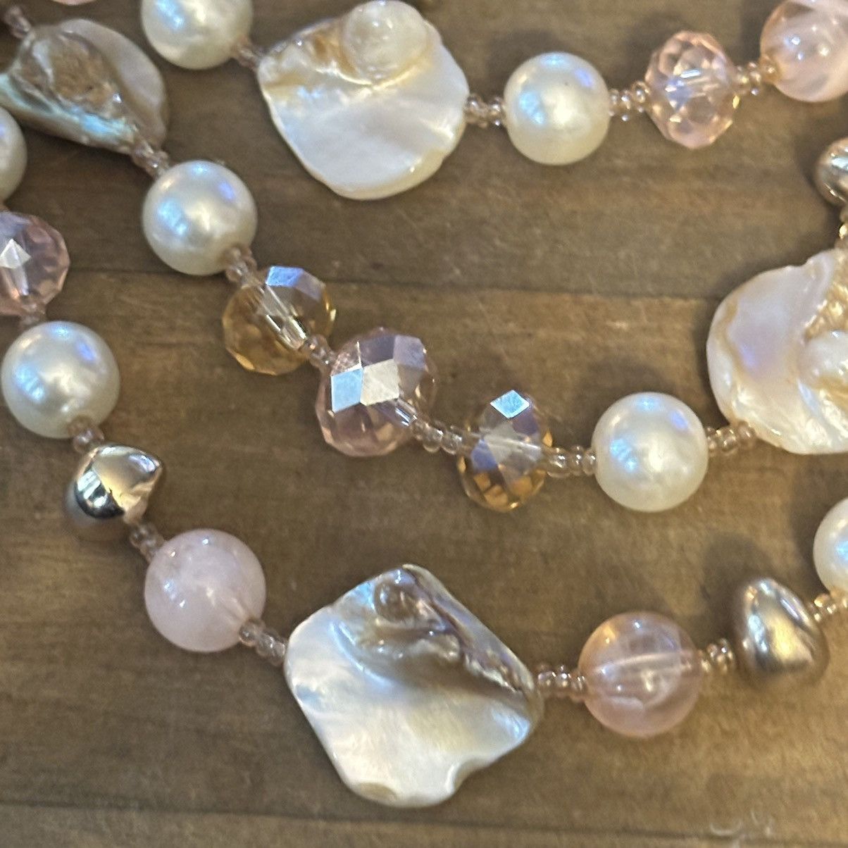 Other Mother of Pearl and bead layered necklace Size ONE SIZE - 3 Thumbnail