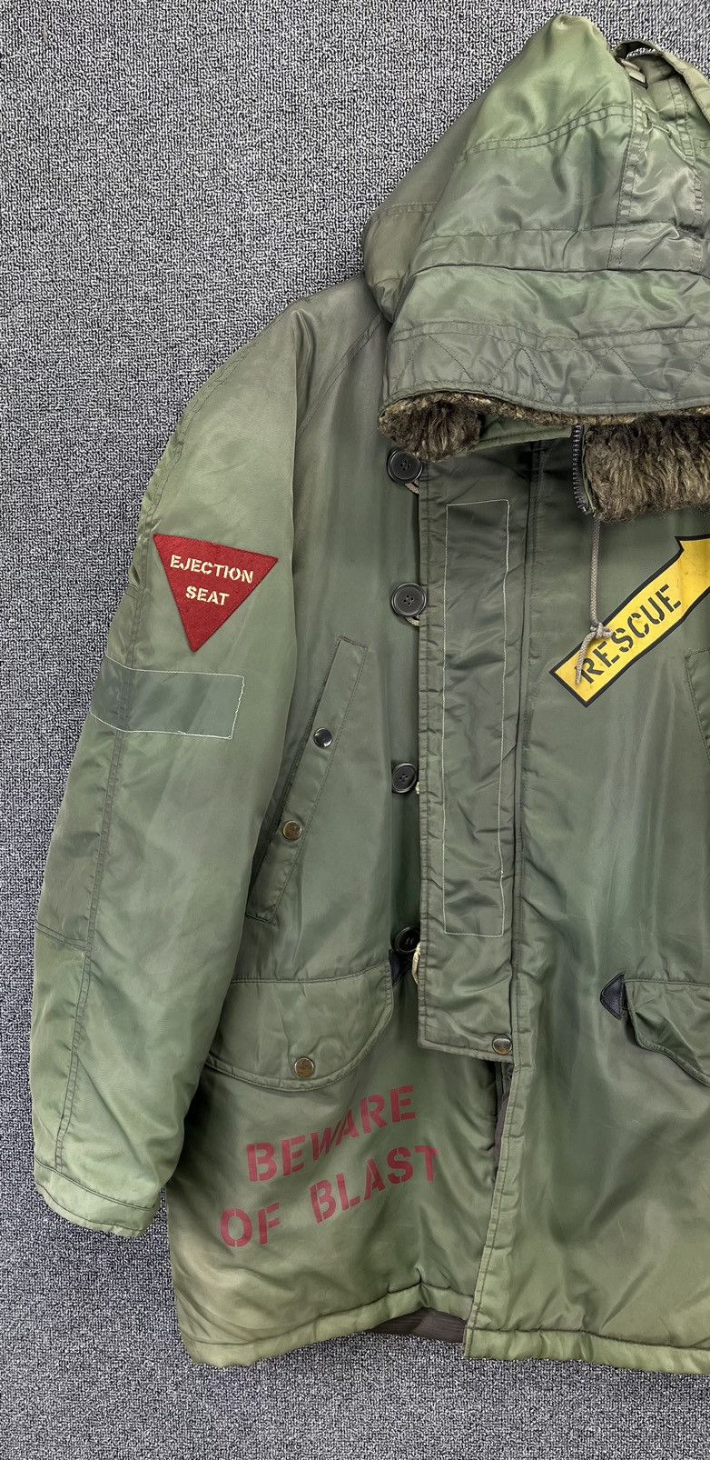 Avirex Vintage Avirex Rescue Fur Hoodie Parkas BomberJacket Size US L / EU 52-54 / 3 - 4 Thumbnail