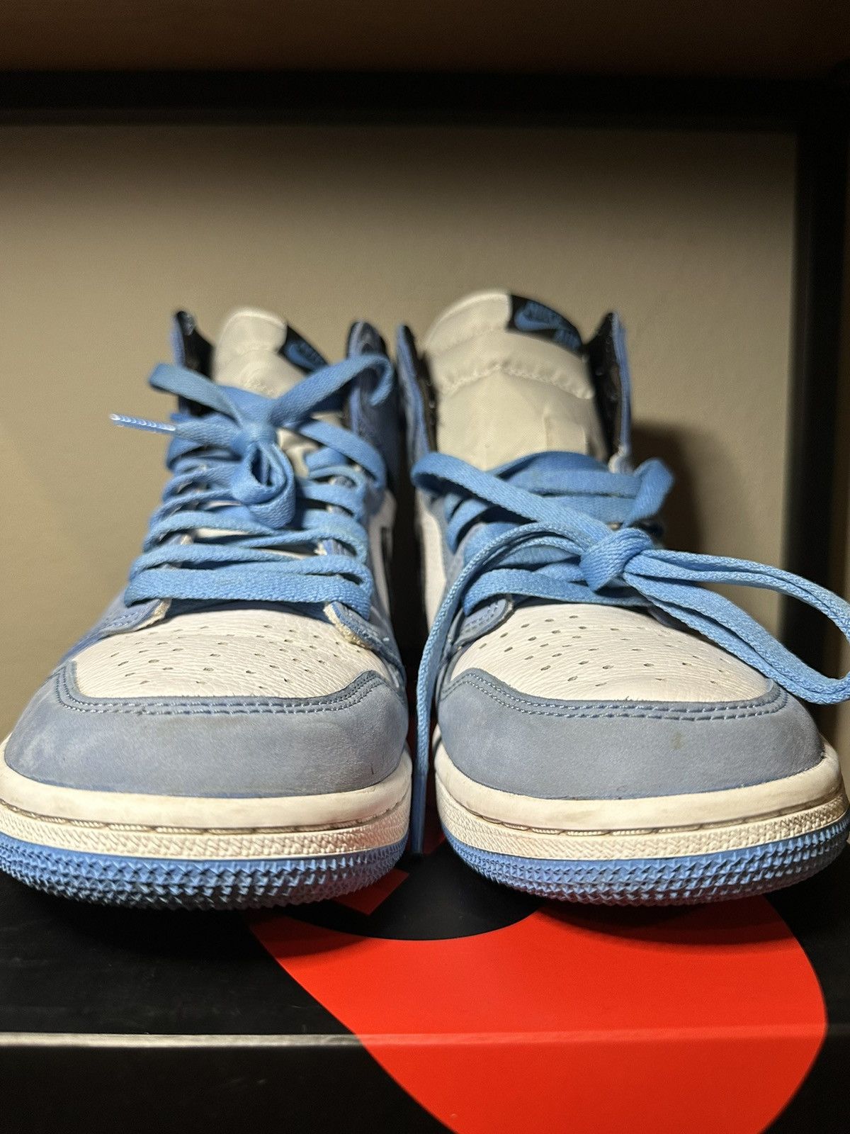 Jordan Brand × Nike Jordan 1 Retro High University Blue Size US 9.5 / EU 42-43 - 3 Thumbnail