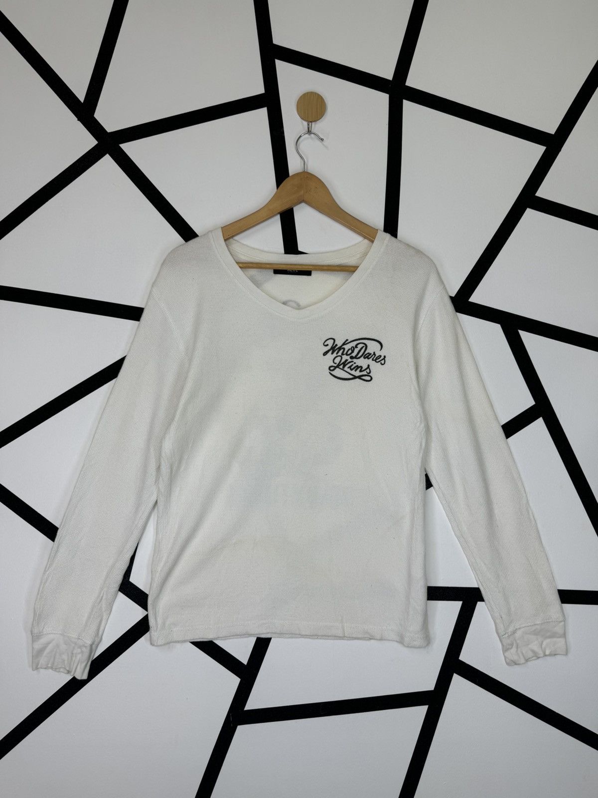 If Six Was Nine PERSIST THROUGH DOWNTURNS SEXY GIRL AND SKULL LONG SLEEVES Size US S / EU 44-46 / 1 - 2 Thumbnail