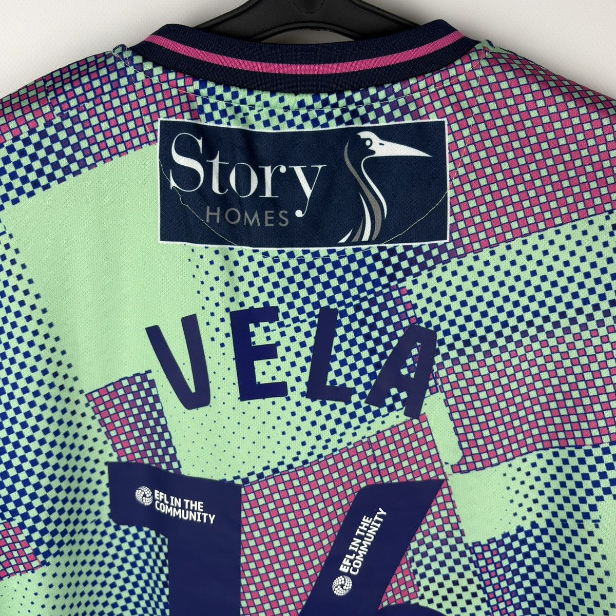 Umbro Umbro Carlisle United 24/25 Vela #16 Football Soccer Jersey Size US M / EU 48-50 / 2 - 13 Thumbnail