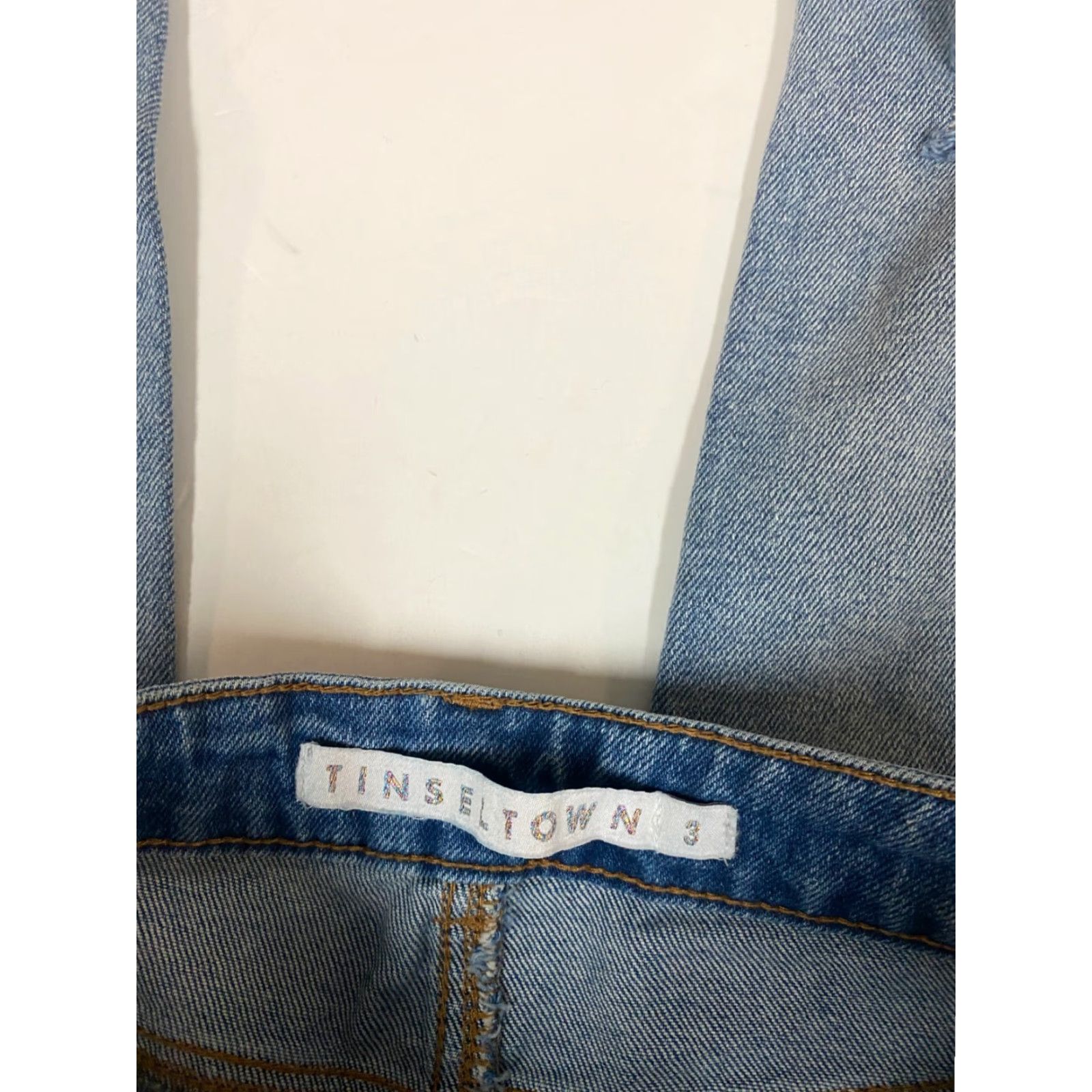 Vintage Tinseltown Womens Jeans 3 blue skinny light Blue Denim Zip Pockets Slim 28in 24in Inseam Regular Designer Size 26" / US 2 / IT 38 - 3 Thumbnail