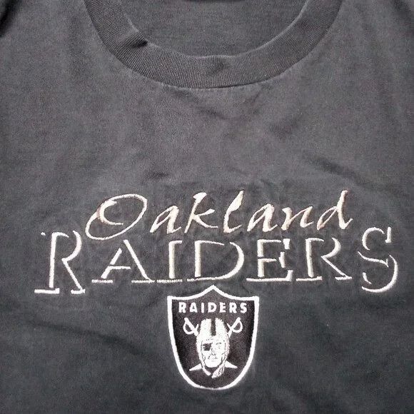 NFL × Nutmeg × Vintage Vintage Lee Nutmeg Oakland Raiders Embroidered T-Shirt Size US XL / EU 56 / 4 - 1 Thumbnail