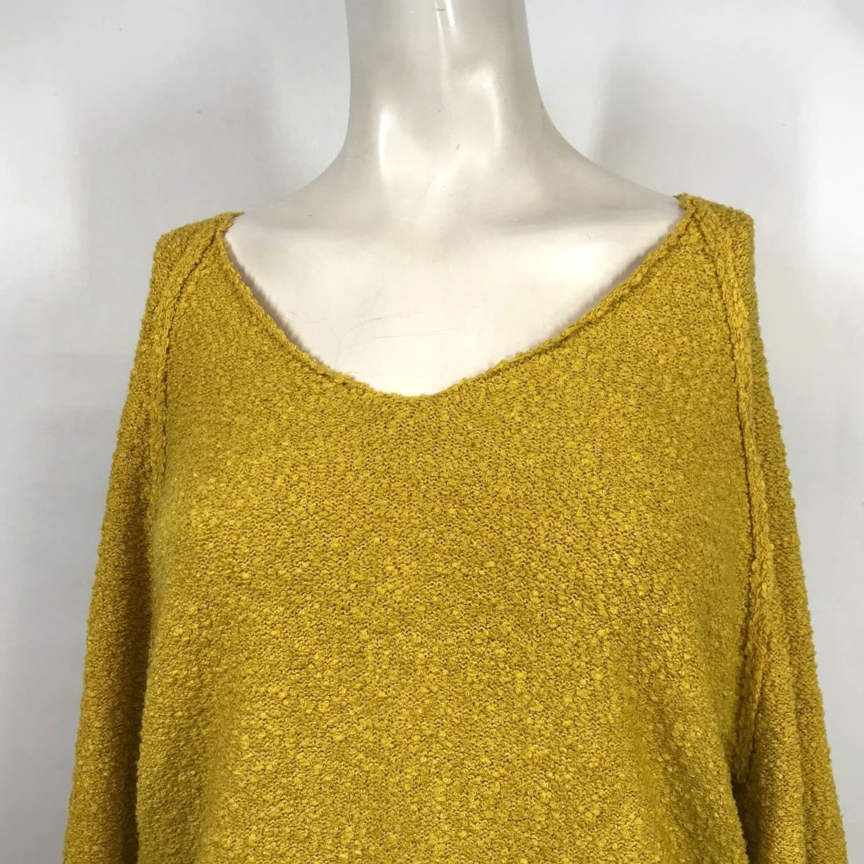 Vintage CODE X MODE Women Medium Gold Long Sleeve V Neck Pullover Top Size M / US 6-8 / IT 42-44 - 2 Thumbnail