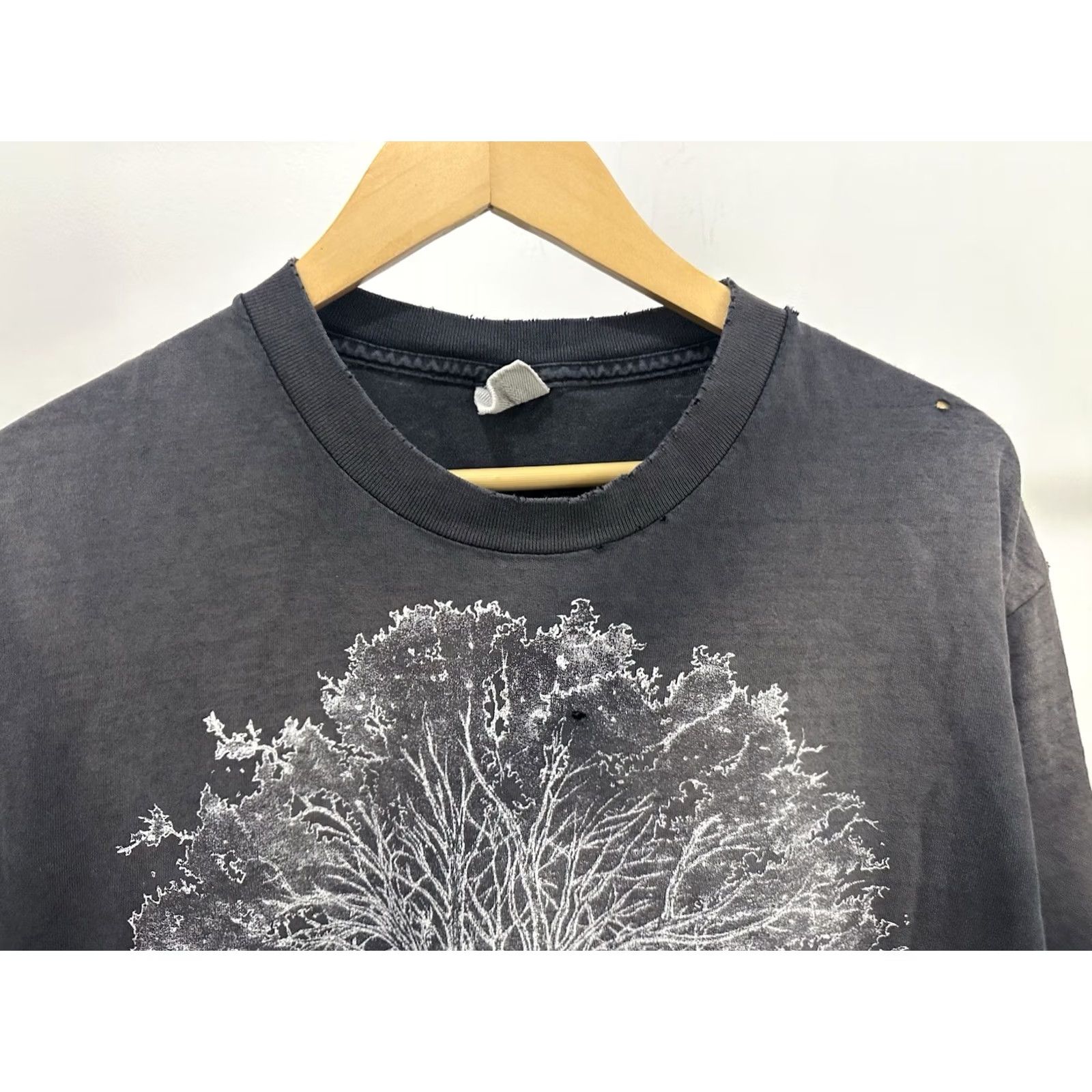Thrasher VTG Gradient Sun Faded Grappletree Art Tree Pencil Hand Worn Thrashed T-Shirt L Size US L / EU 52-54 / 3 - 7 Thumbnail