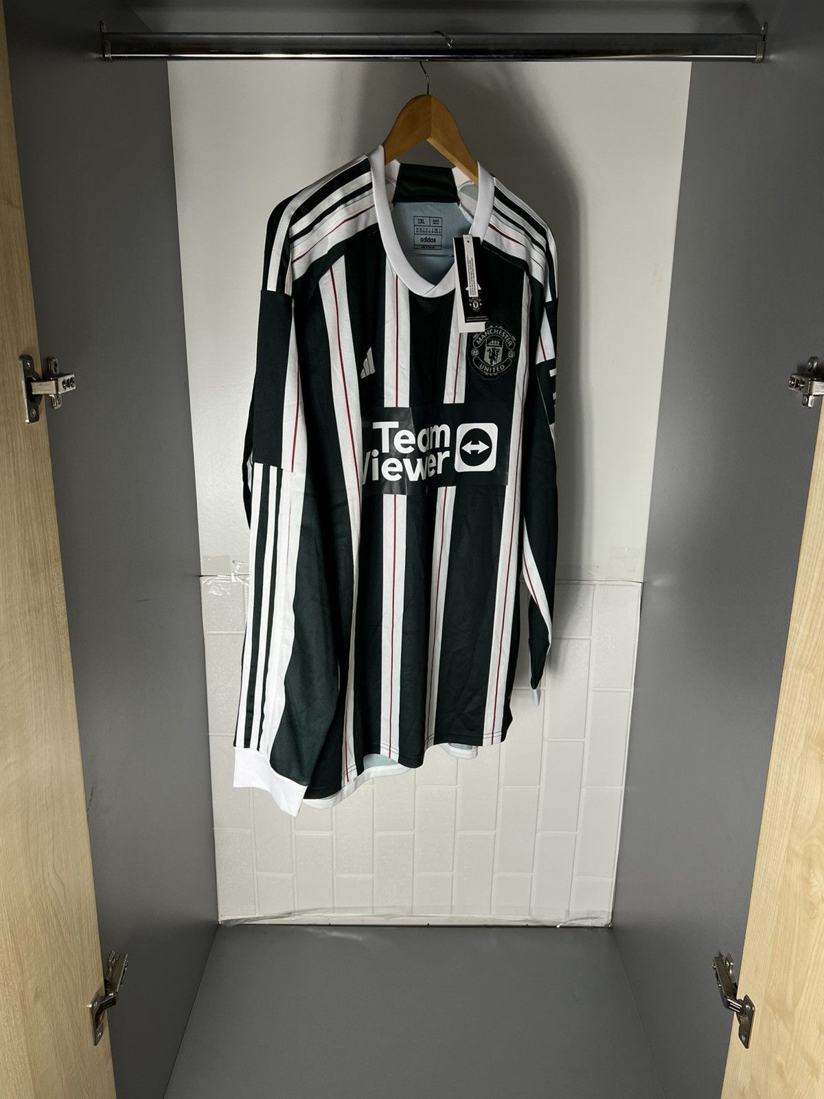 Vintage VERY RARE ADIDAS FC MANCHESTER UNITED ENGLAND SOCCER JERSEY Size US XXL / EU 58 / 5 - 12 Thumbnail