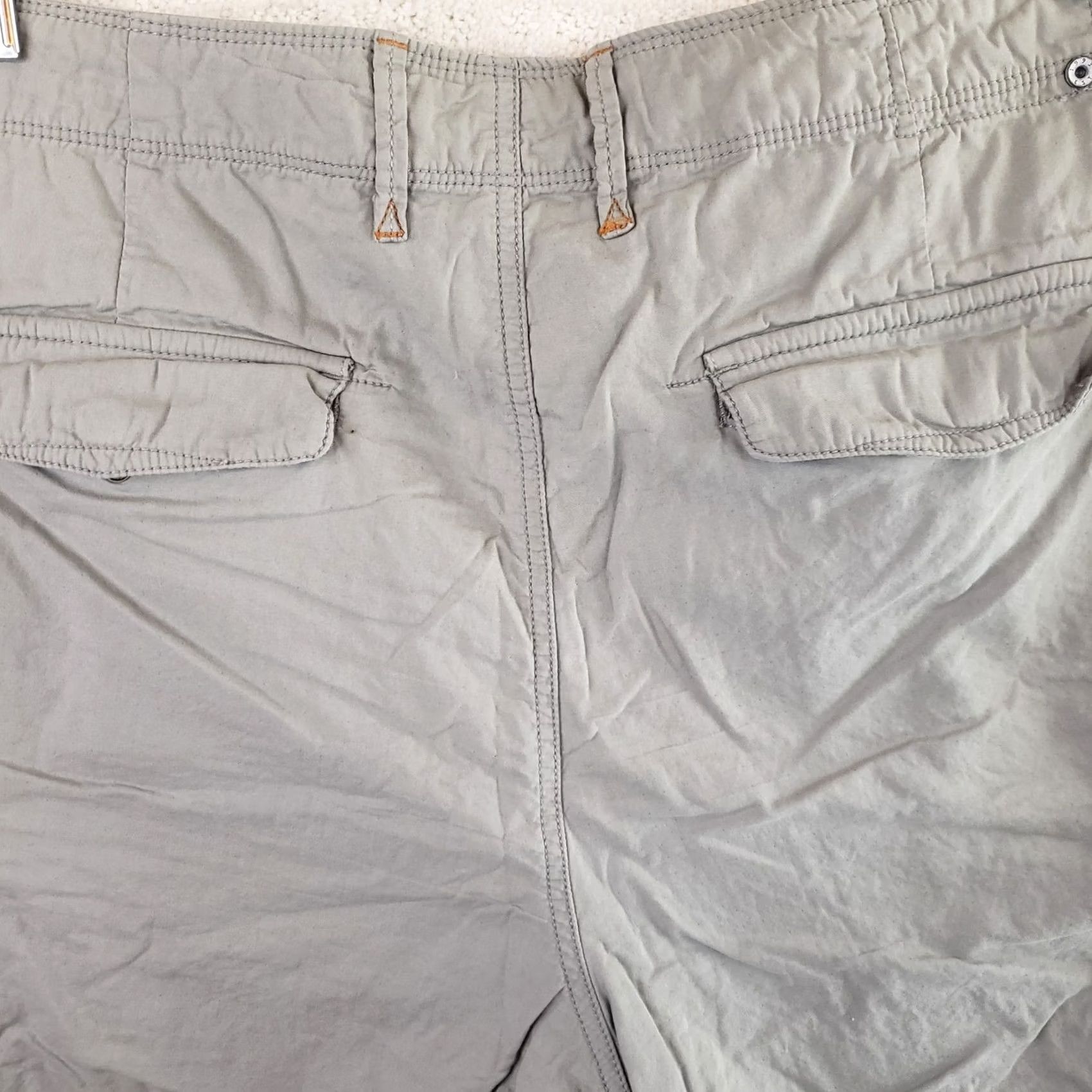 Tommy Bahama Tommy Bahama Chino Shorts Mens 38x10 Olive Green Casual Dad Size US 38 / EU 54 - 7 Thumbnail