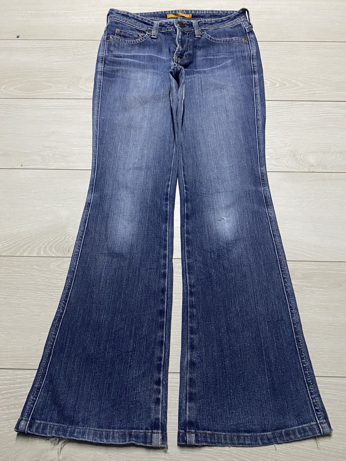 Levi's Vintage Levis Lady Style Faded Wash Flare Jeans Size 28" / US 6 / IT 42 - 1 Thumbnail