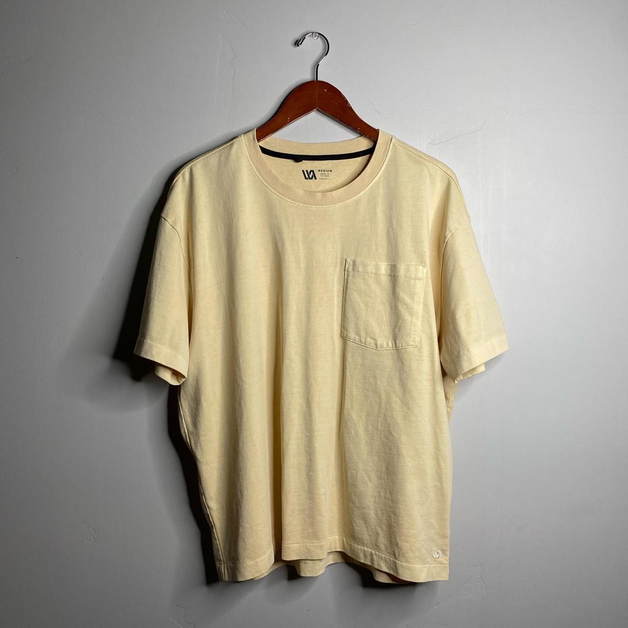 Other Size medium yellow tee Size US M / EU 48-50 / 2 - 1 Thumbnail