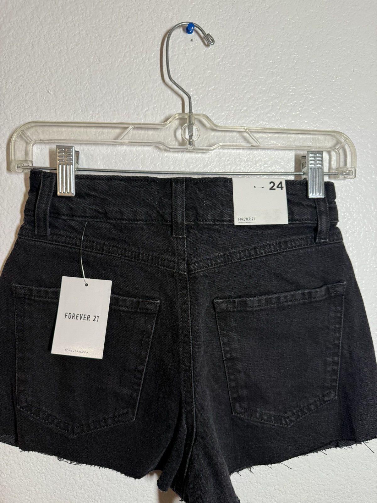 Forever 21 Forever 21 black denim shorts Size 24" / US 00 / IT 34 - 4 Thumbnail
