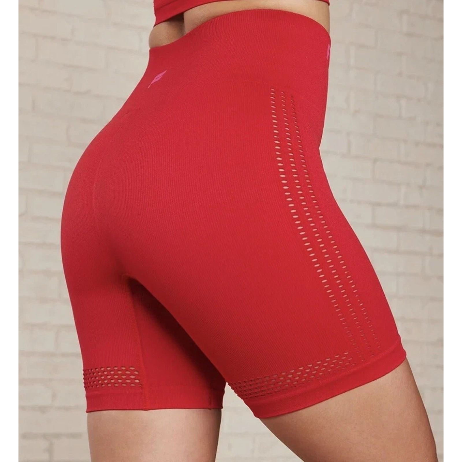 Fabletics Fabletics Sync 6'' Short Cherry Red Small A001727 Size 27" / US 4 / IT 40 - 1 Thumbnail
