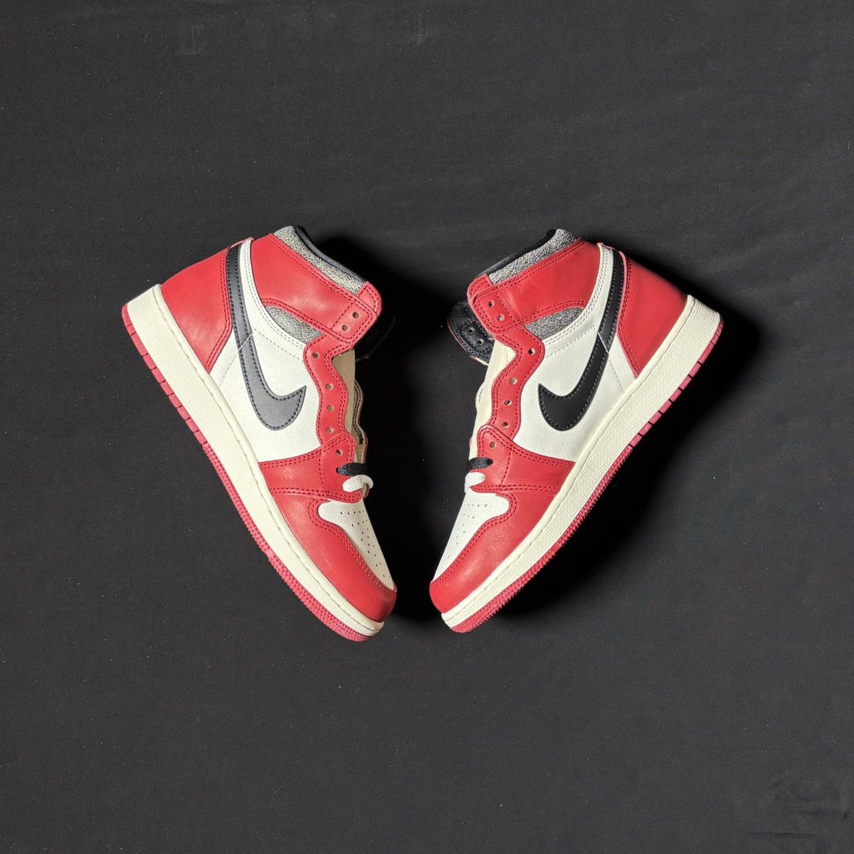 Jordan Brand JORDAN 1 RETRO HIGH LOST AND FOUND SIZE 7Y Size US 7 / EU 40 - 2 Thumbnail