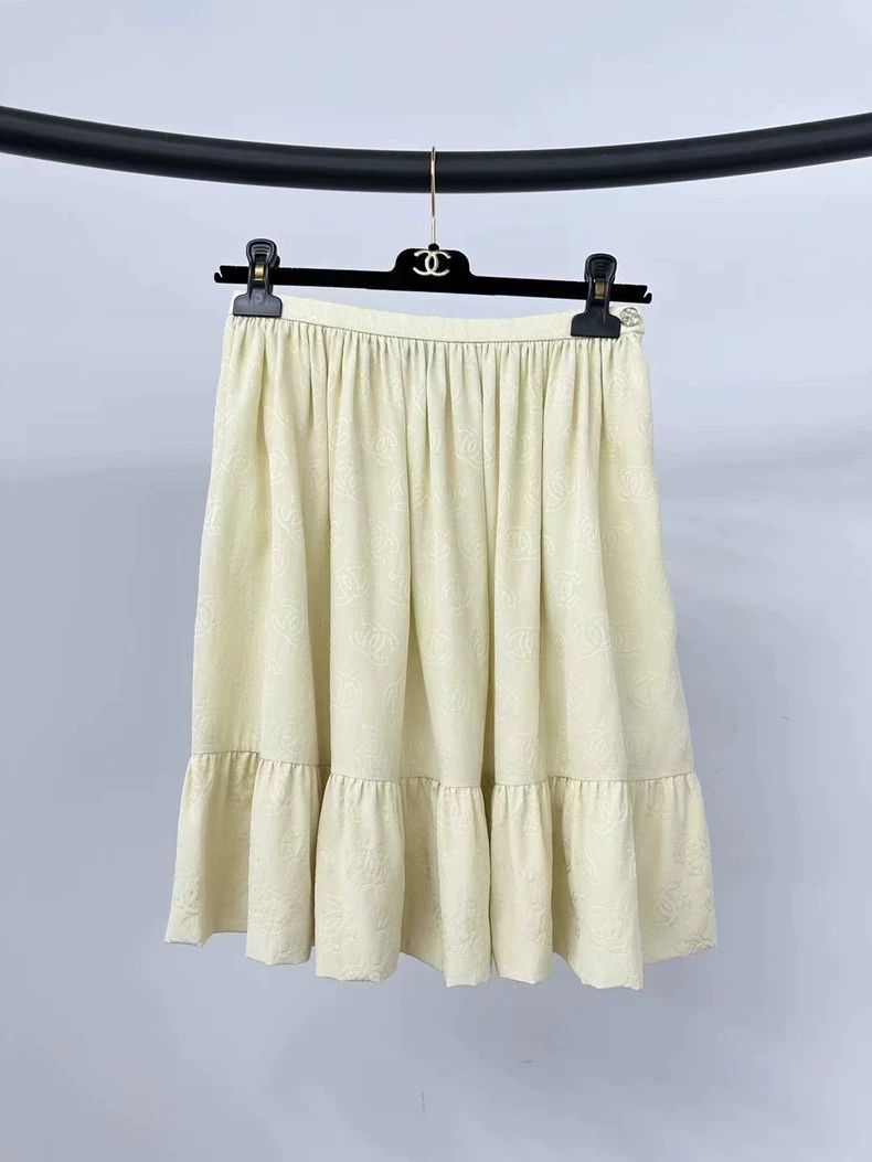 Chanel Chanel 23S light yellow full logo silk skirt Size 42" / US 20 - 1 Thumbnail