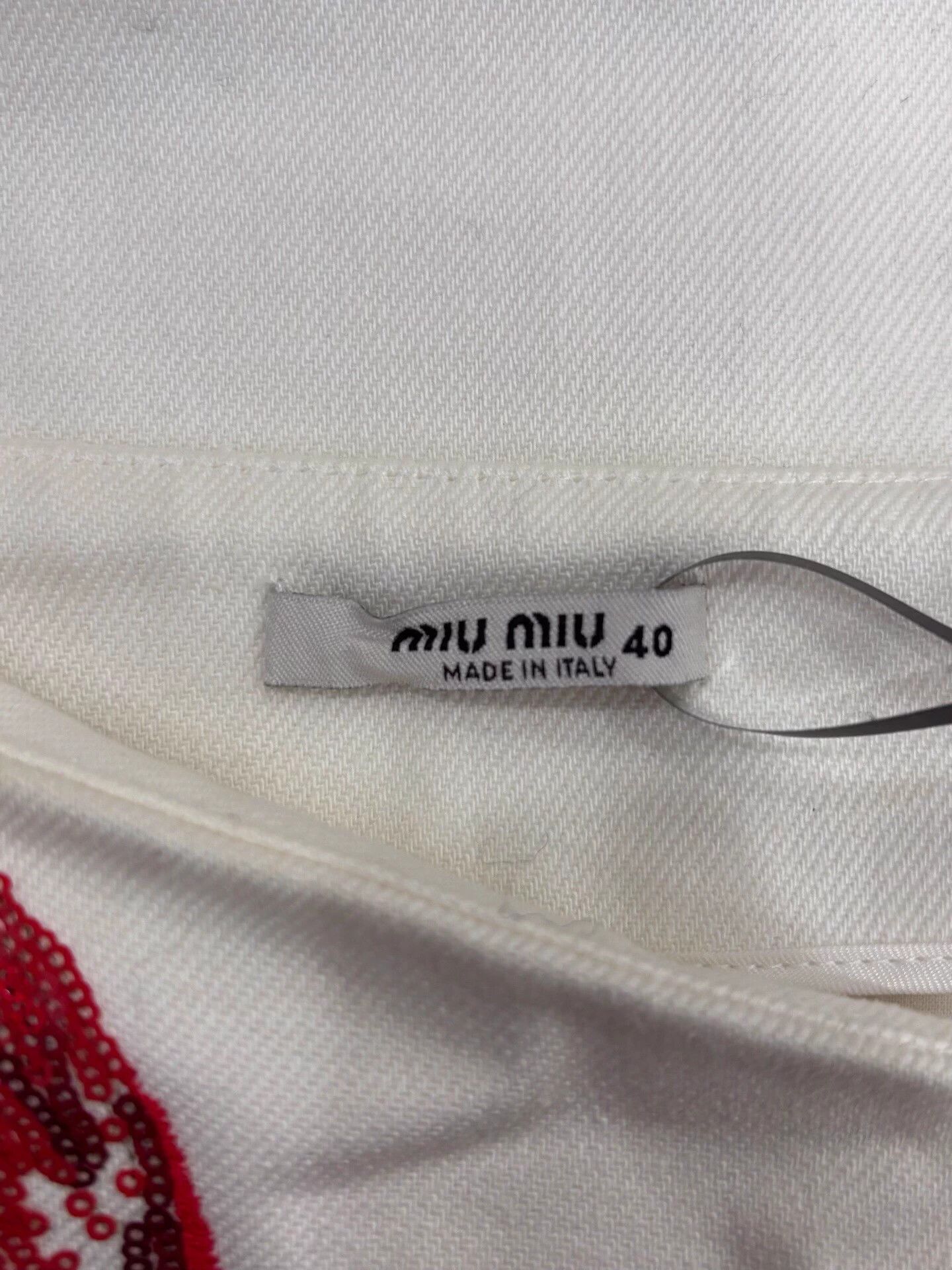 Miu Miu Miu Miu white all over red sequin pigeon logo skirt 40 Size 27" / US 4 / IT 40 - 4 Thumbnail