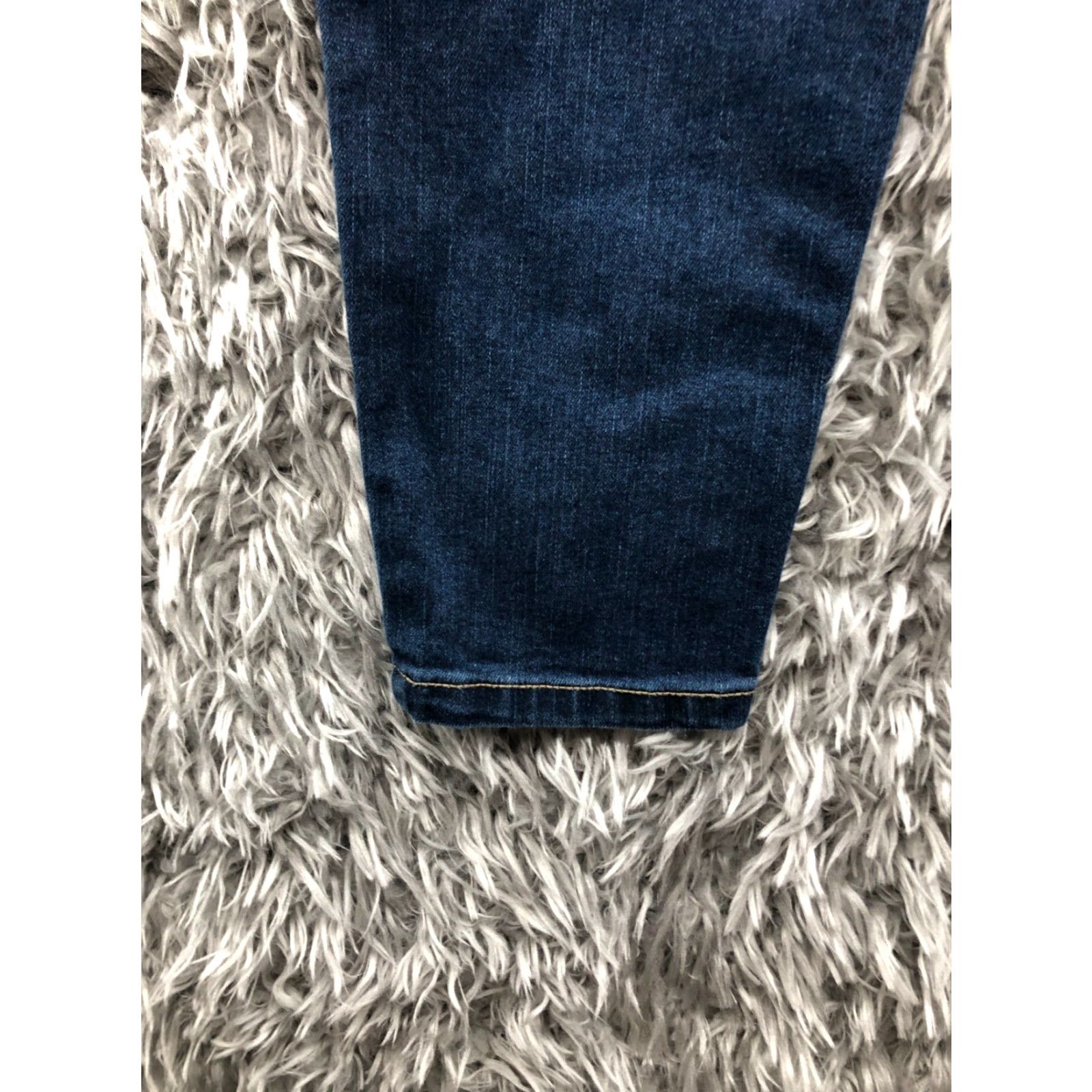 Vintage No Boundaries Jeans Skinny Size 5 Juniors Medium Wash Blue Regular Rise 27 in Denim Cotton Belt Loops Zipper Pocket 5-Pocket Women Mens Boys Girls Size 27" / US 4 / IT 40 - 7 Thumbnail